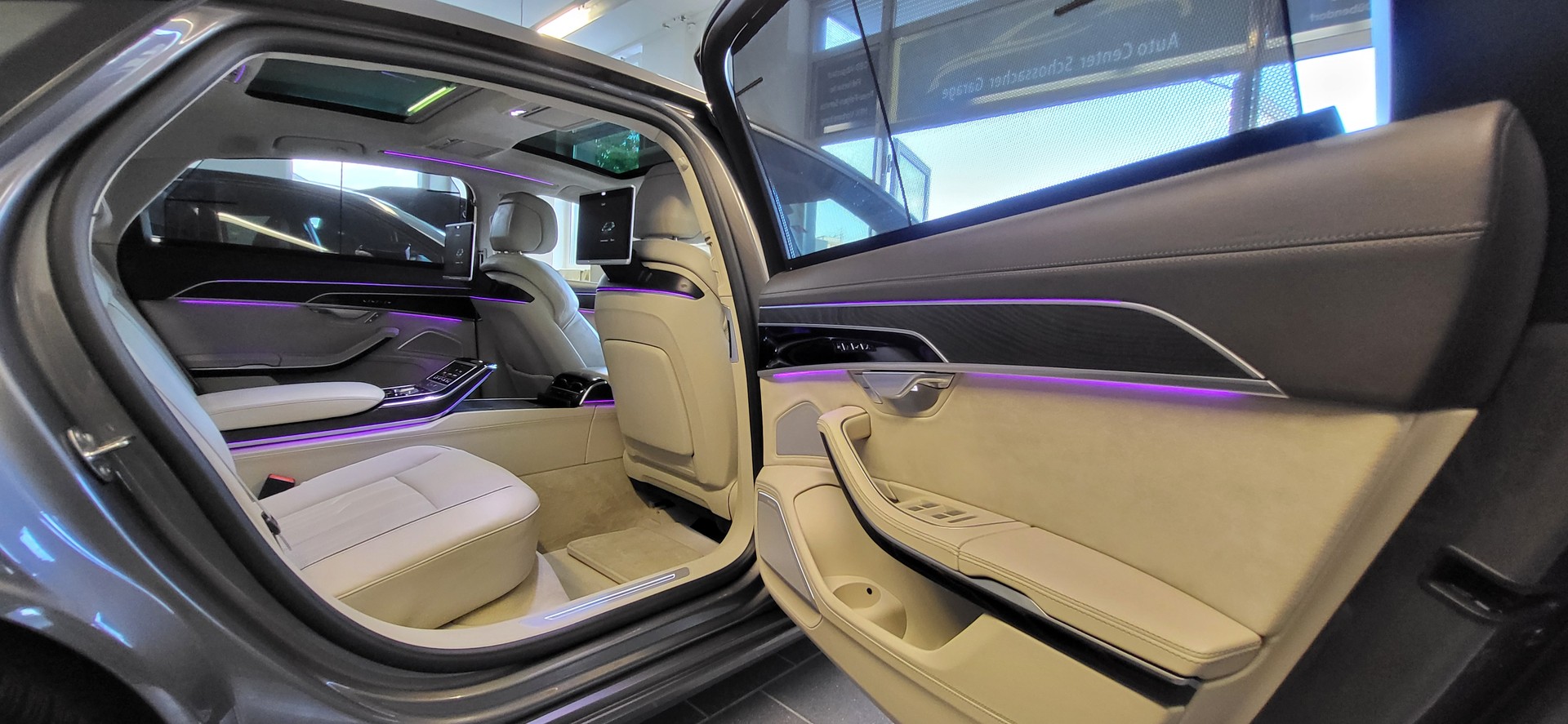 AUDI A8 55 TFSI quattro tiptronic-image-10