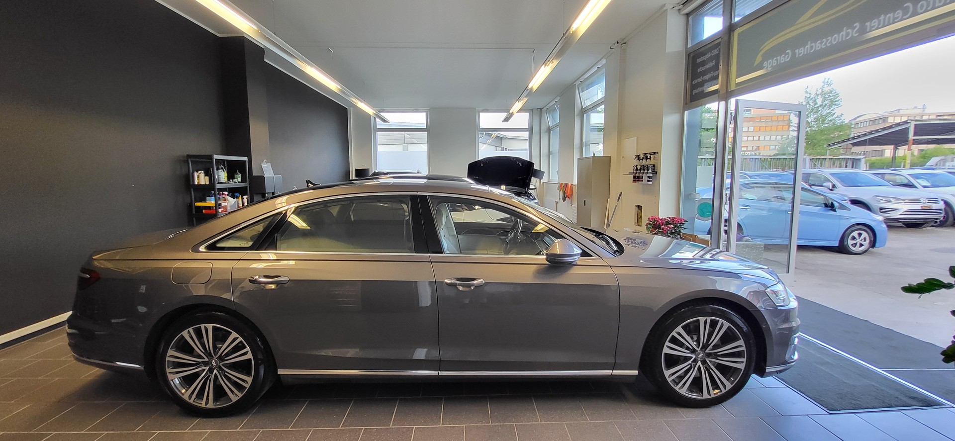 AUDI A8 55 TFSI quattro tiptronic-image-12