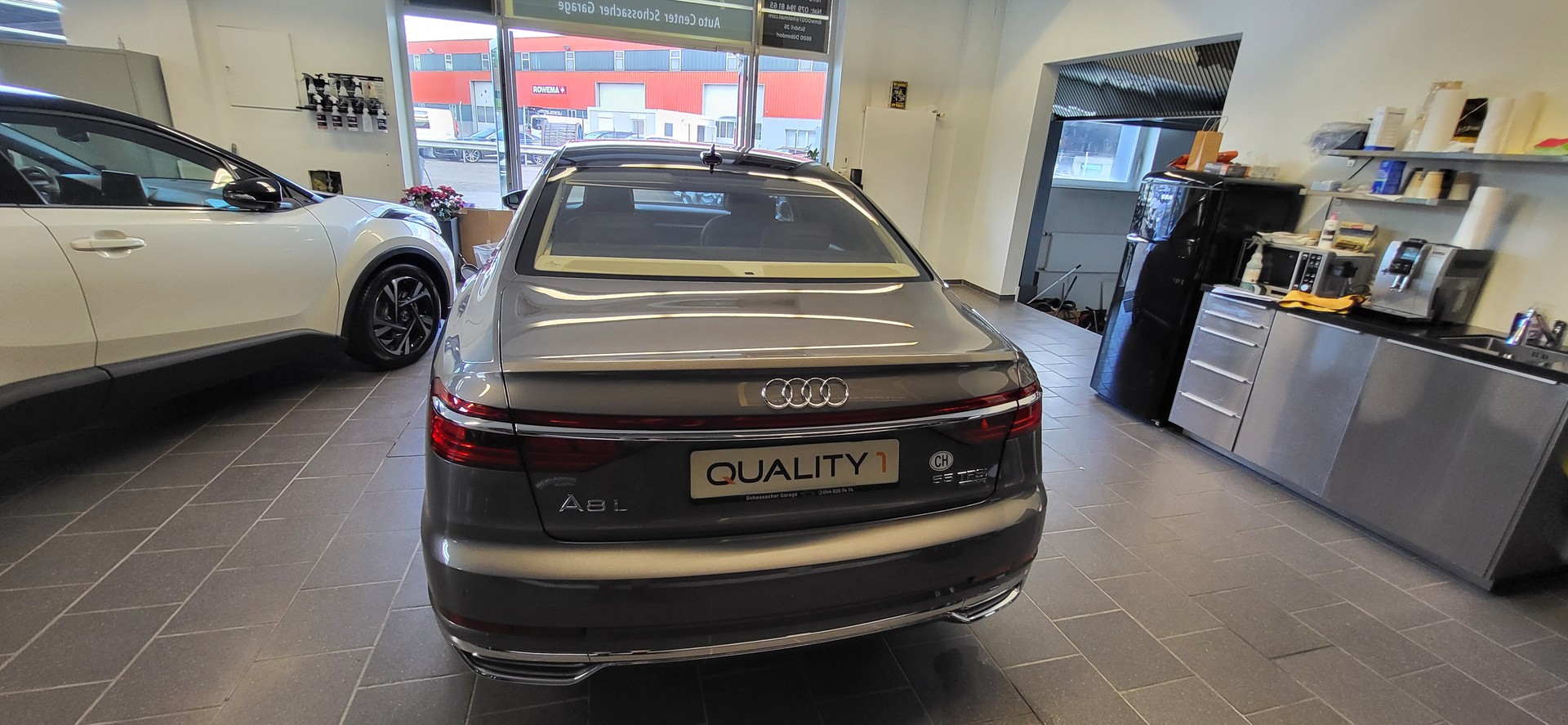 AUDI A8 55 TFSI quattro tiptronic-image-8