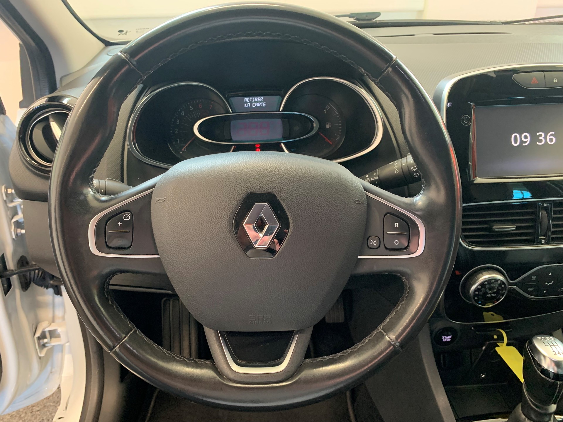 RENAULT Clio 1.2 16V T GT Line-image-11