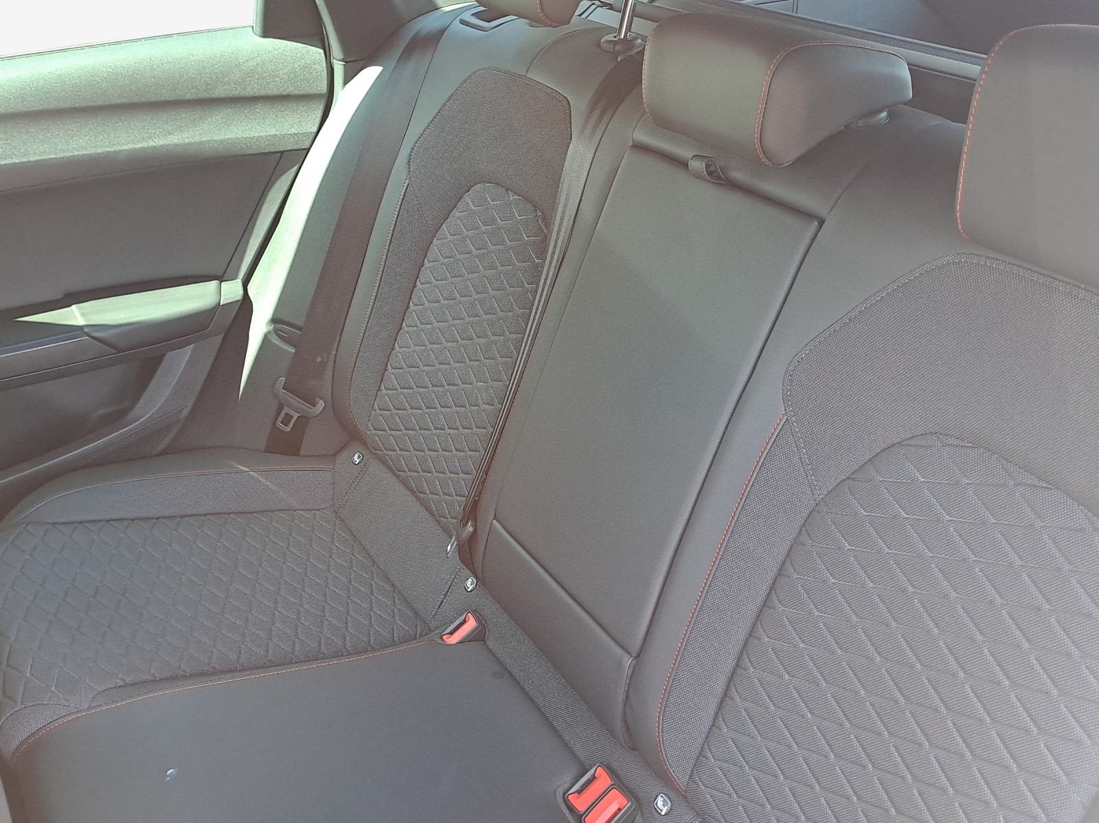 SEAT Leon ST 1.5 eHybrid pHEV DSG FR-image-12