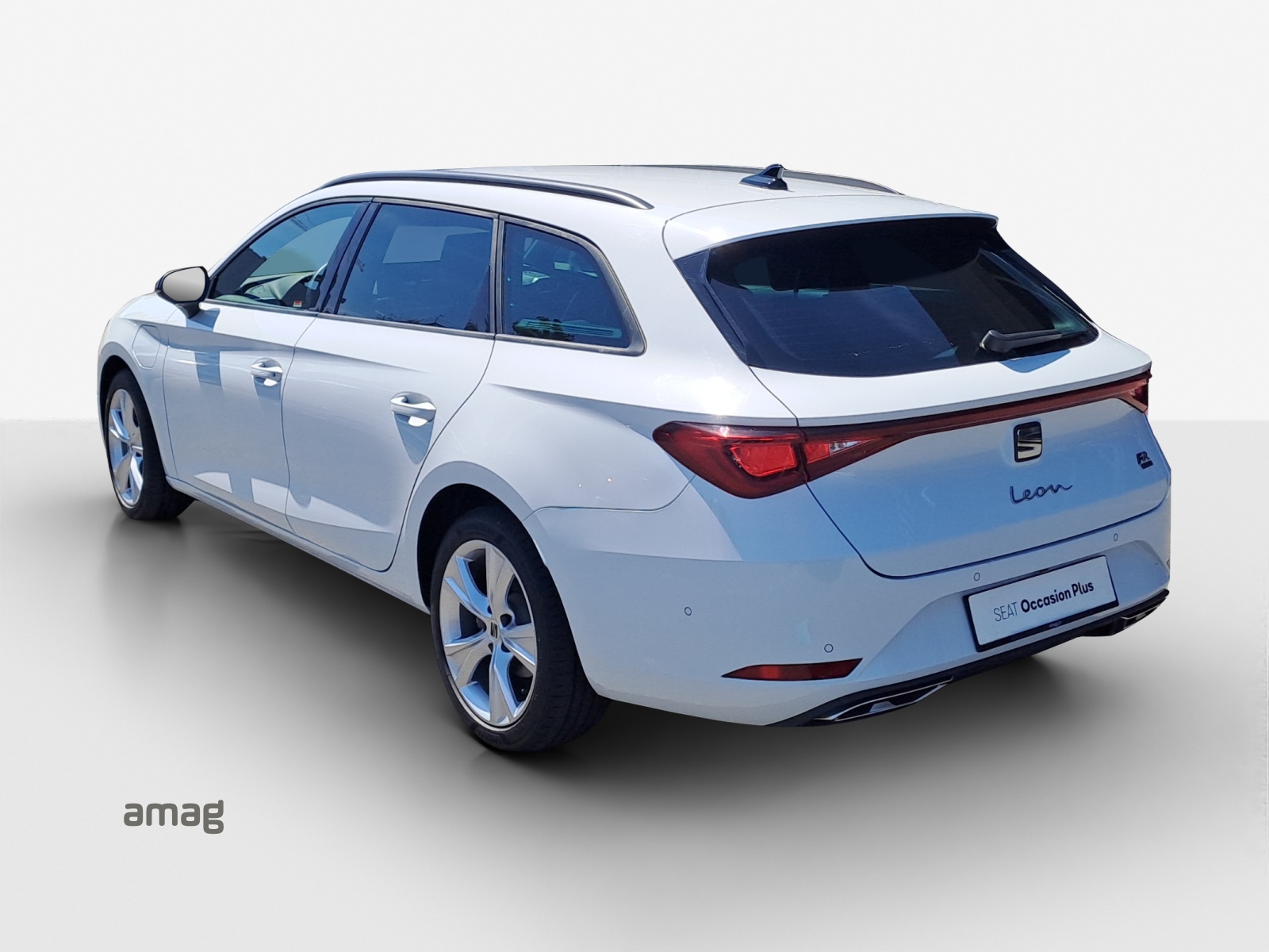 SEAT Leon ST 1.5 eHybrid pHEV DSG FR-image-2