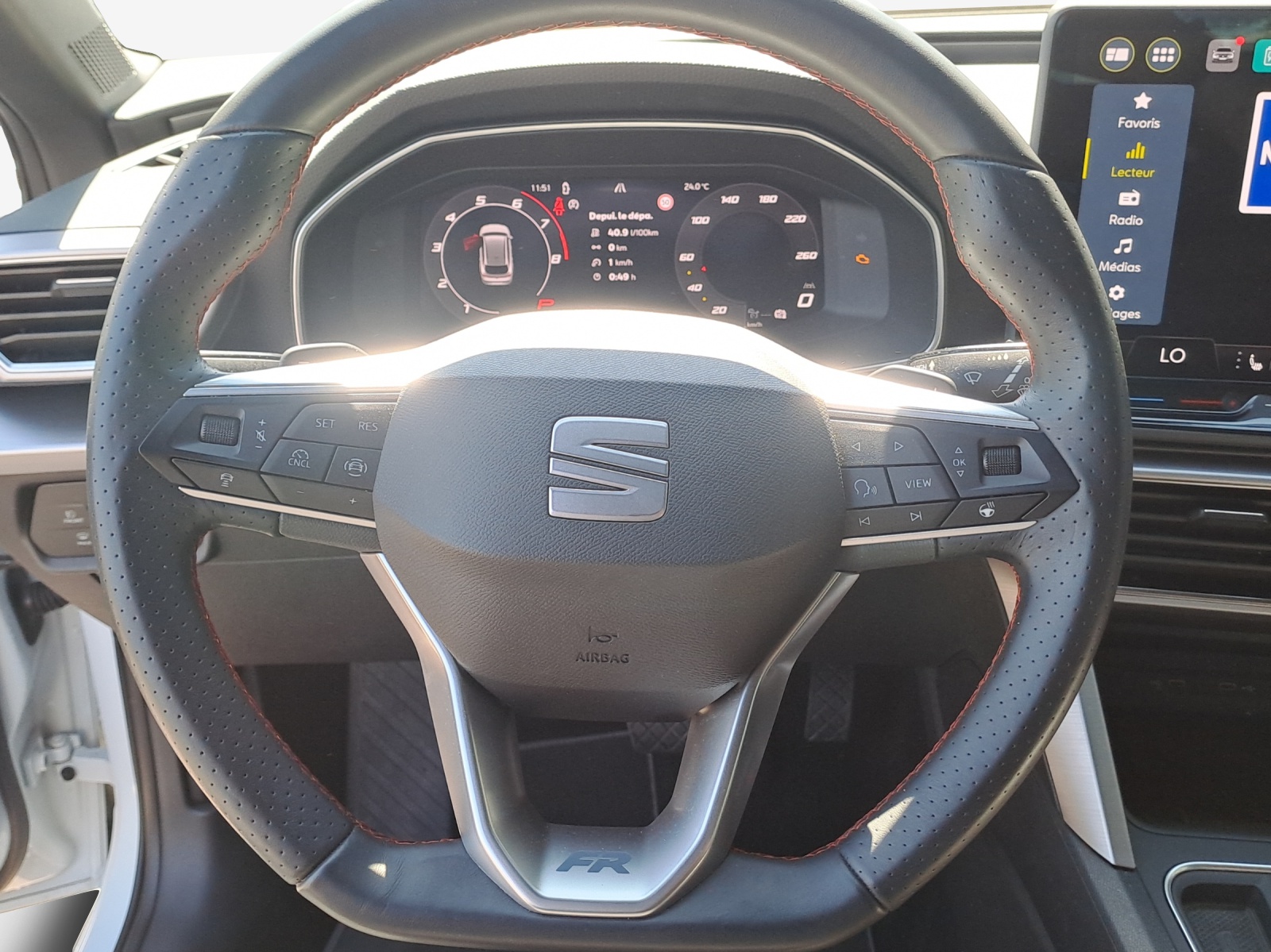 SEAT Leon ST 1.5 eHybrid pHEV DSG FR-image-10