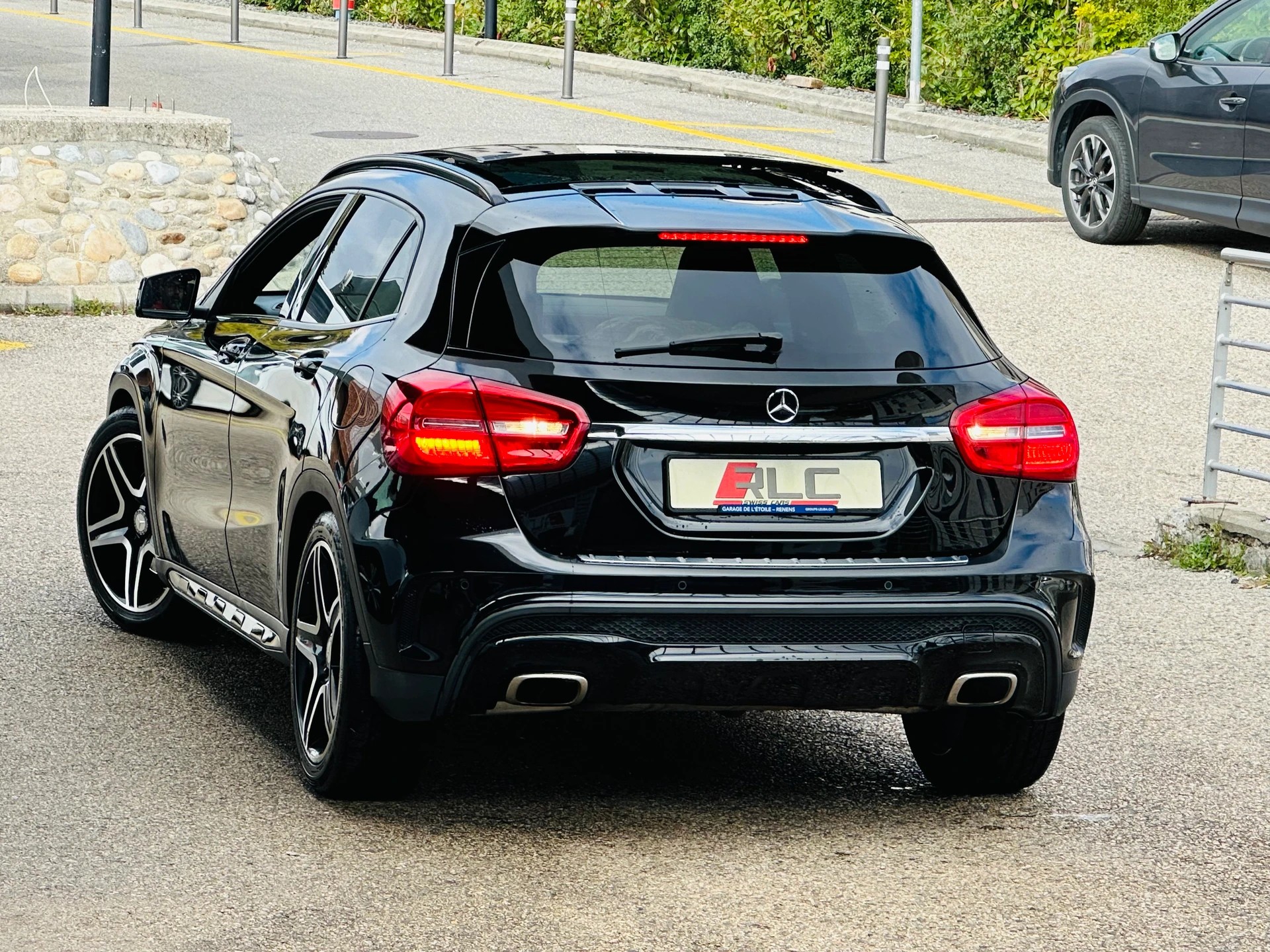 MERCEDES-BENZ GLA 250 AMG Line 4Matic 7G-DCT-image-6