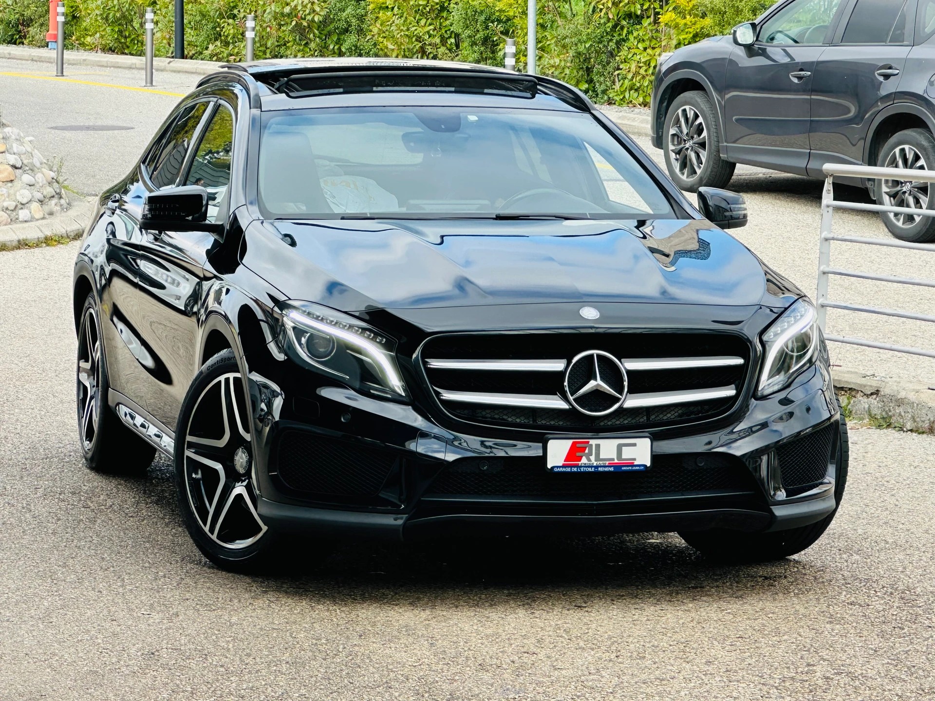 MERCEDES-BENZ GLA 250 AMG Line 4Matic 7G-DCT-showroom-element-2