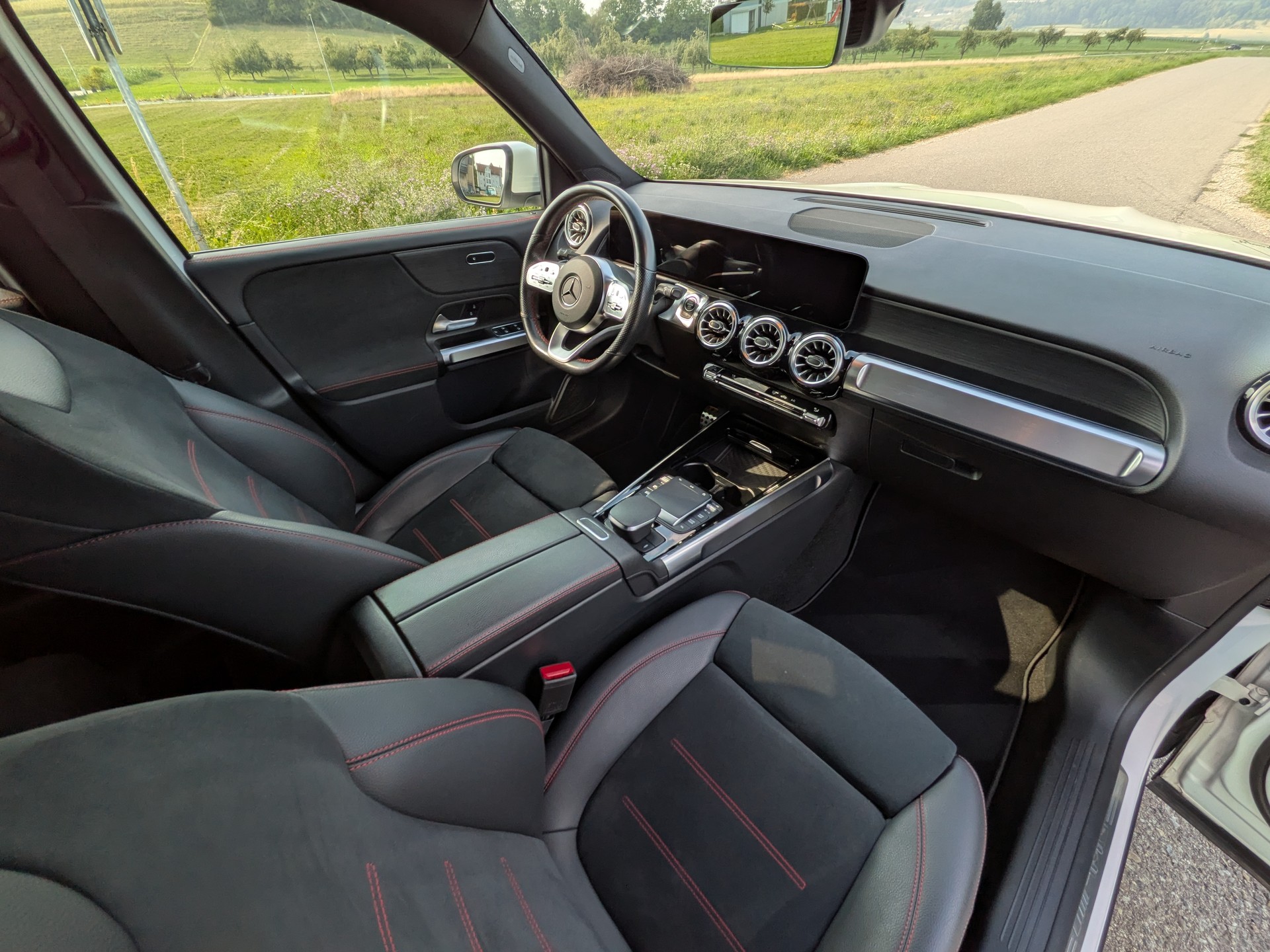 MERCEDES-BENZ GLB 35 AMG 4Matic 8G-Tronic-image-13