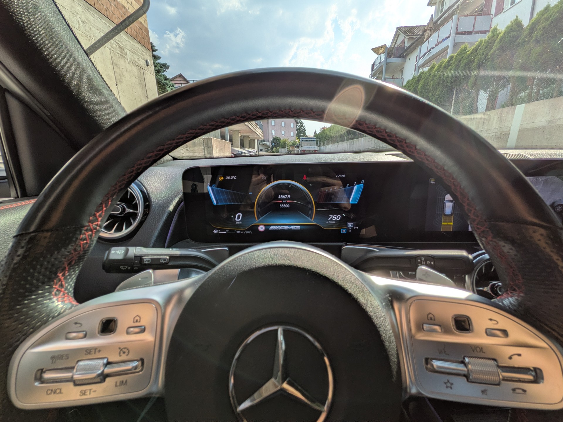MERCEDES-BENZ GLB 35 AMG 4Matic 8G-Tronic-image-18