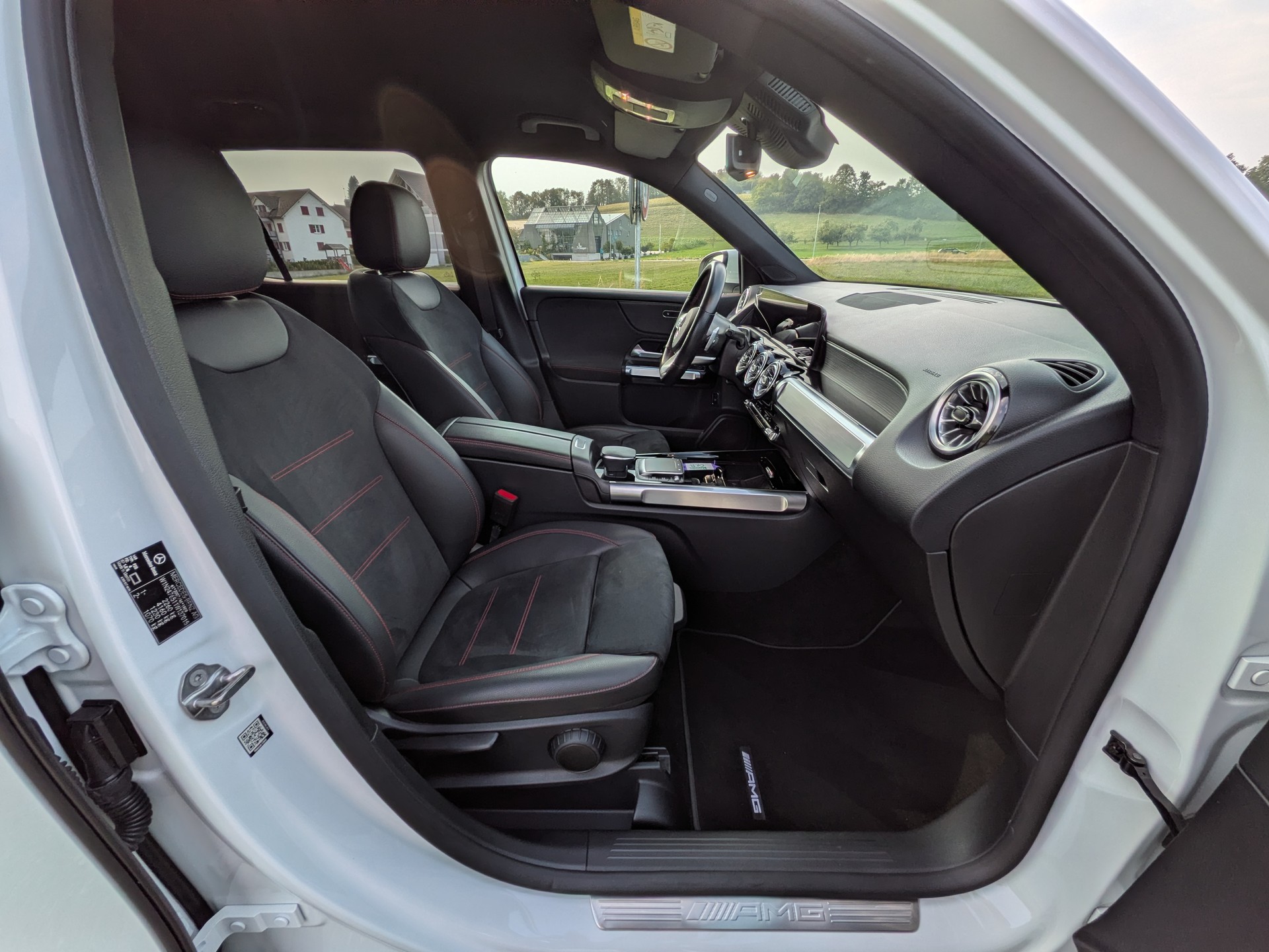 MERCEDES-BENZ GLB 35 AMG 4Matic 8G-Tronic-image-15