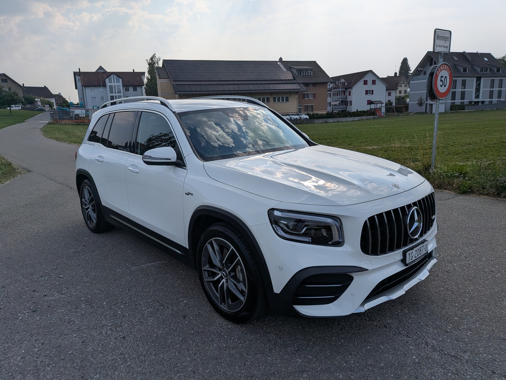 MERCEDES-BENZ GLB 35 AMG 4Matic 8G-Tronic-image-1