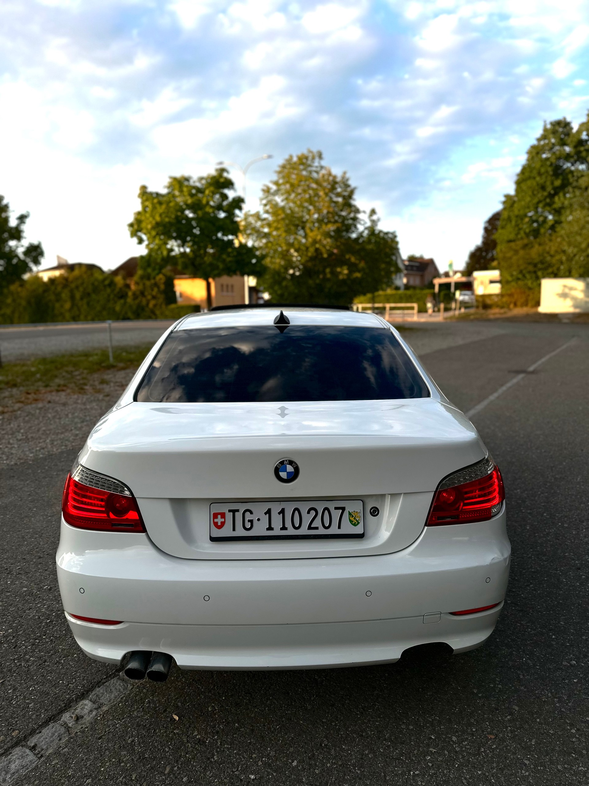 BMW 530xi-image-3
