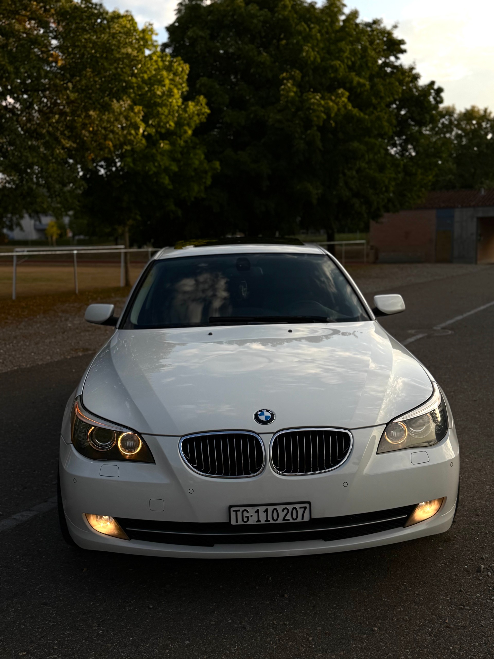 BMW 530xi-image-2