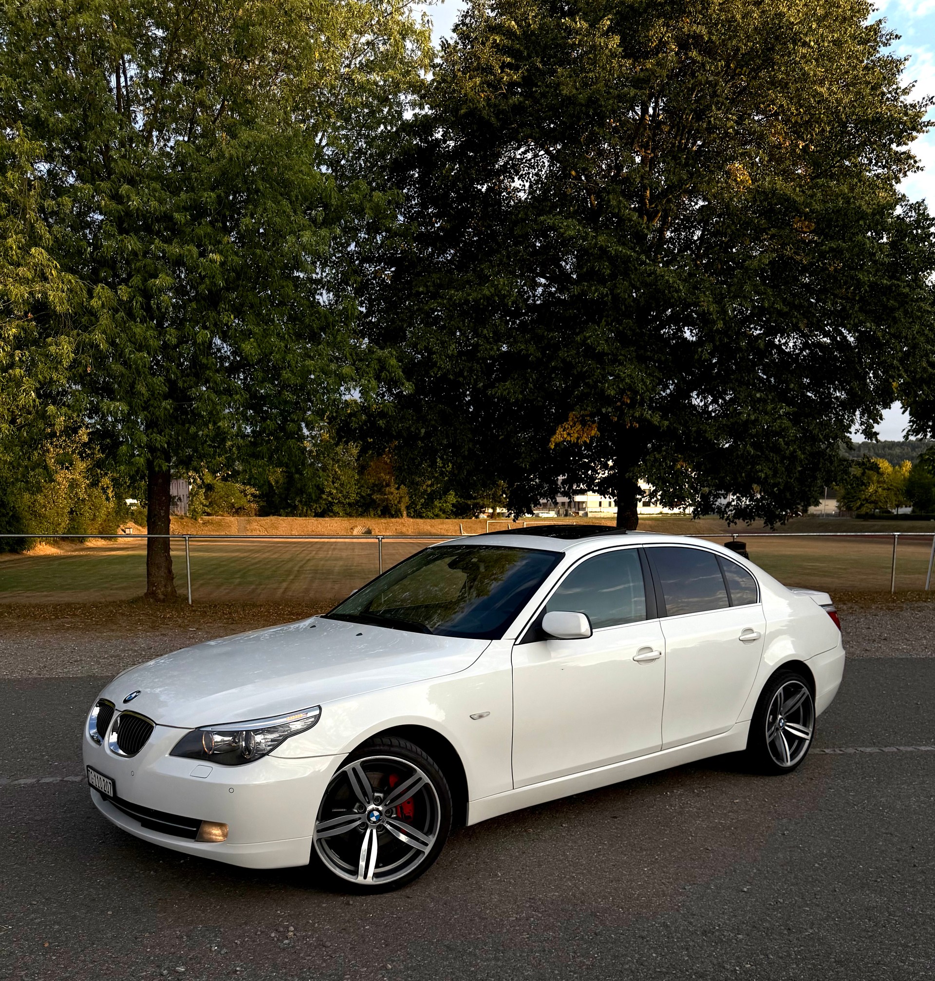 BMW 530xi-image-0
