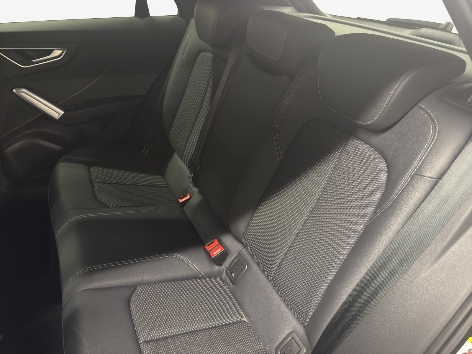 AUDI Q2 35 TFSI S line S-tronic-image-8
