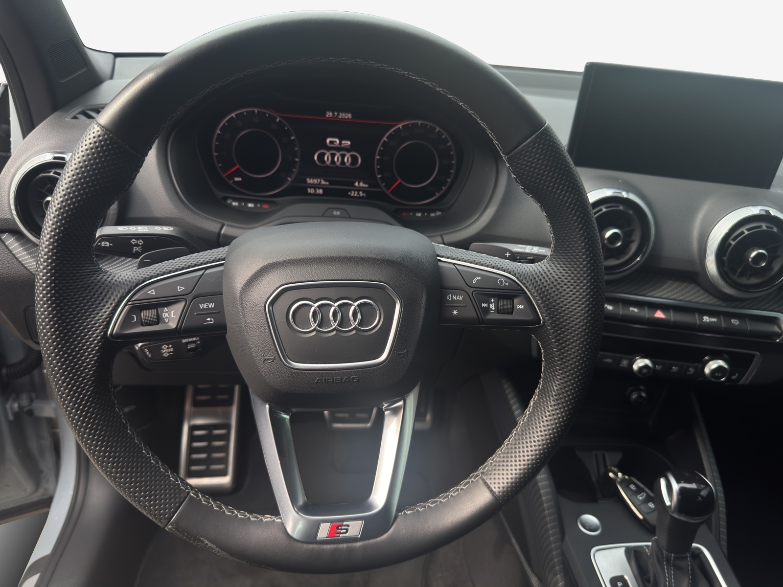 AUDI Q2 35 TFSI S line S-tronic-image-6