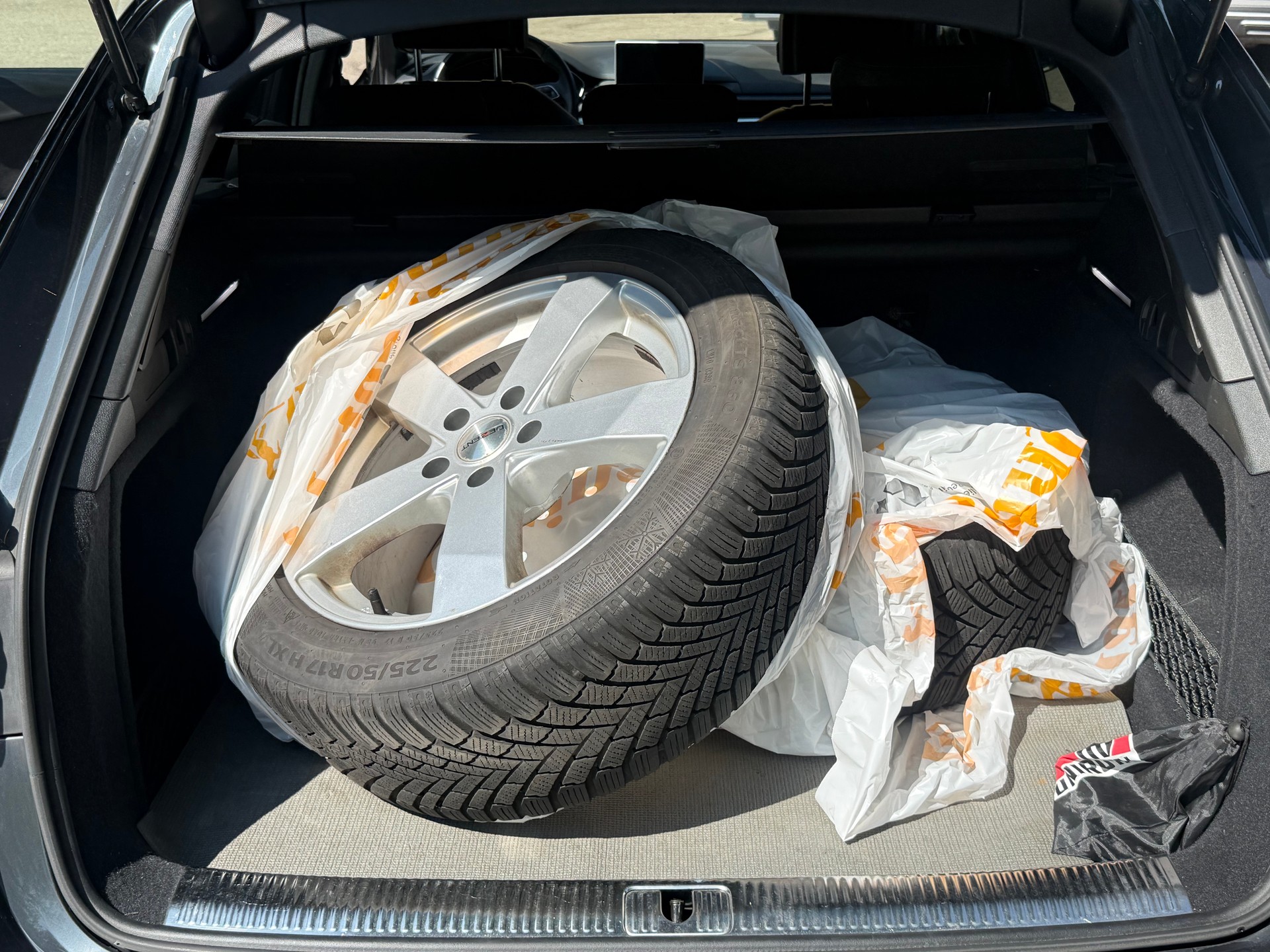 AUDI A4 Avant 2.0 TDI Sport quattro S-tronic-image-10