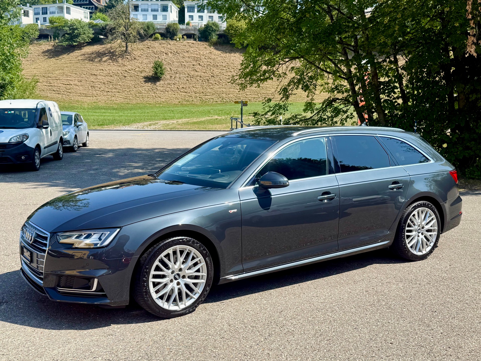 AUDI A4 Avant 2.0 TDI Sport quattro S-tronic-image-2