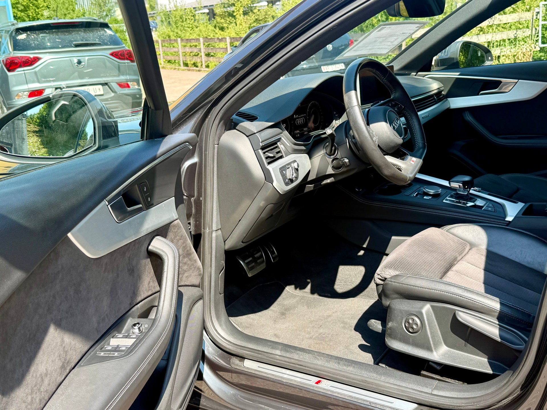 AUDI A4 Avant 2.0 TDI Sport quattro S-tronic-image-7