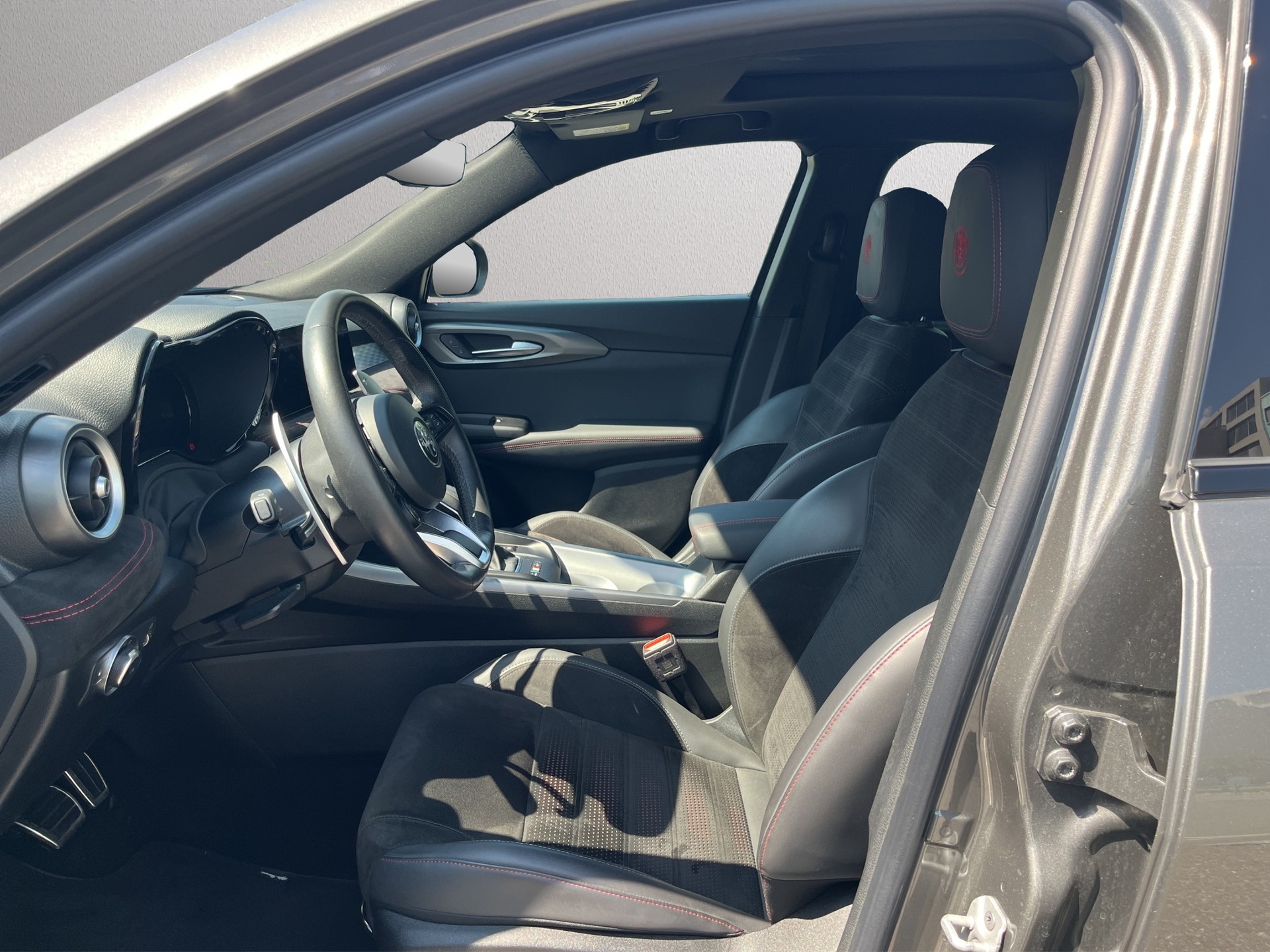 ALFA ROMEO Tonale 1.3 Plug-in-Hybrid Q4 Veloce Pack Premium-image-3