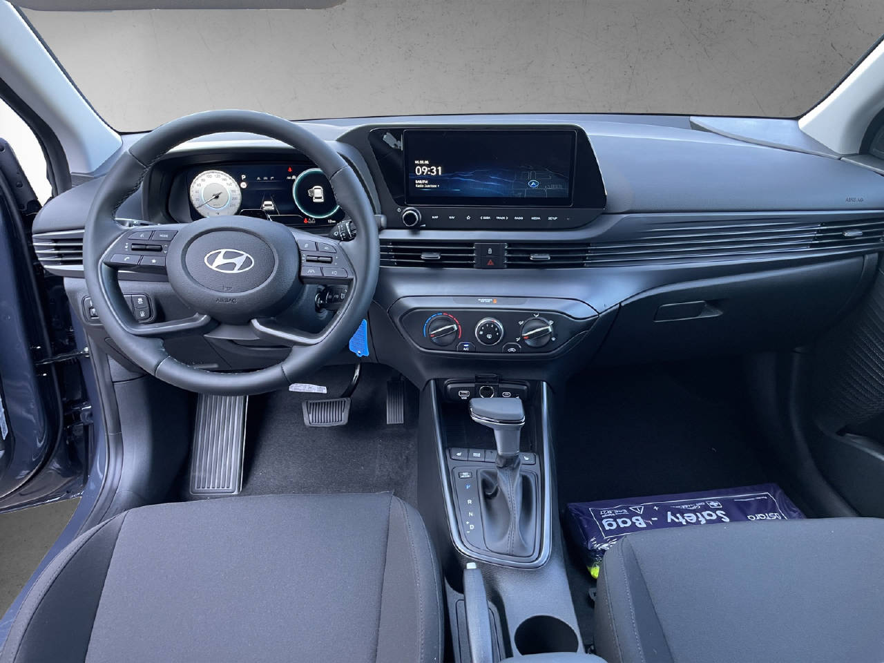 HYUNDAI i20 1.0 T-GDi Amplia Go Safety Pack MY26-image-7