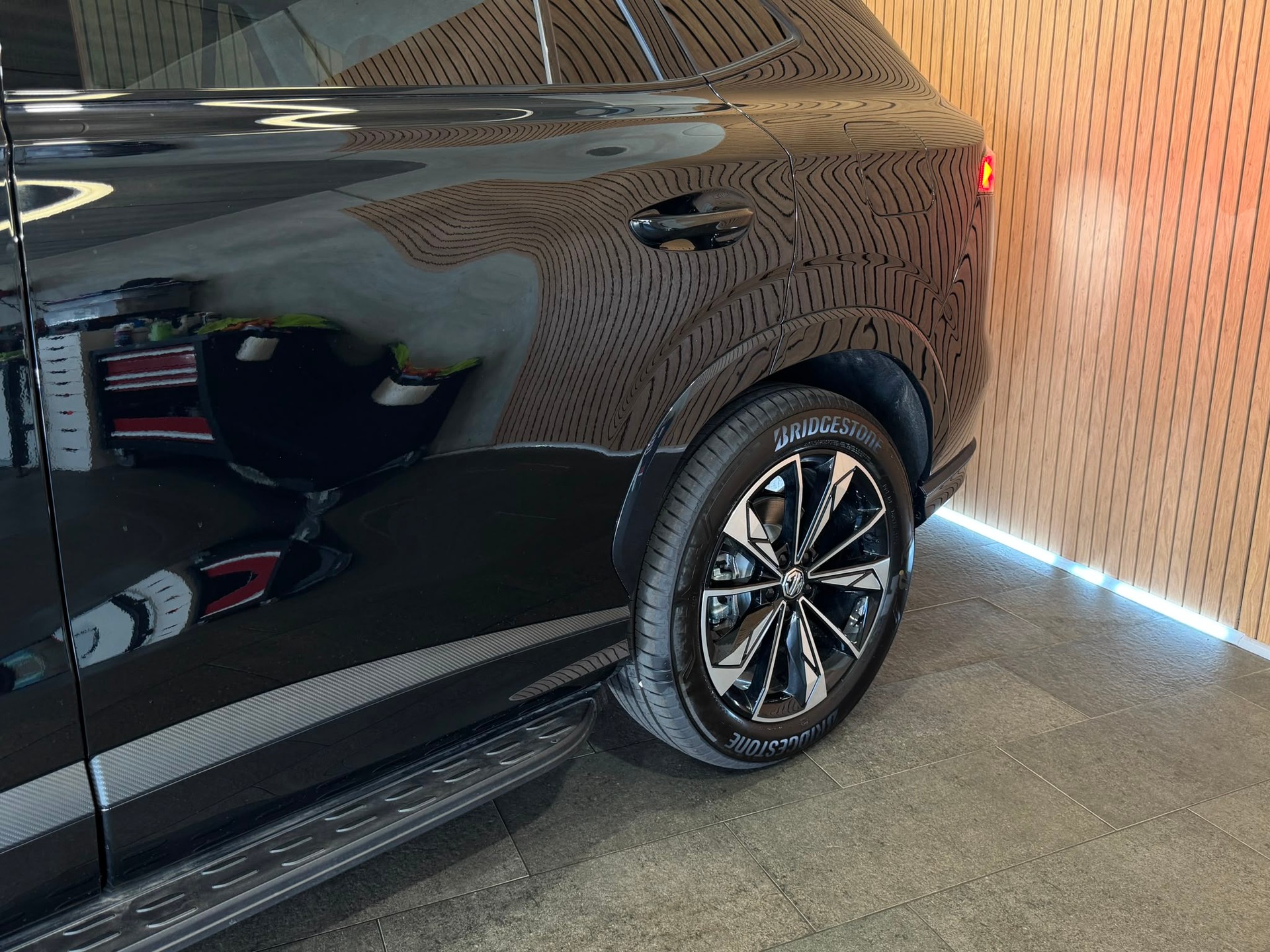 MG HS 1.5 T PHEV Luxury-image-8