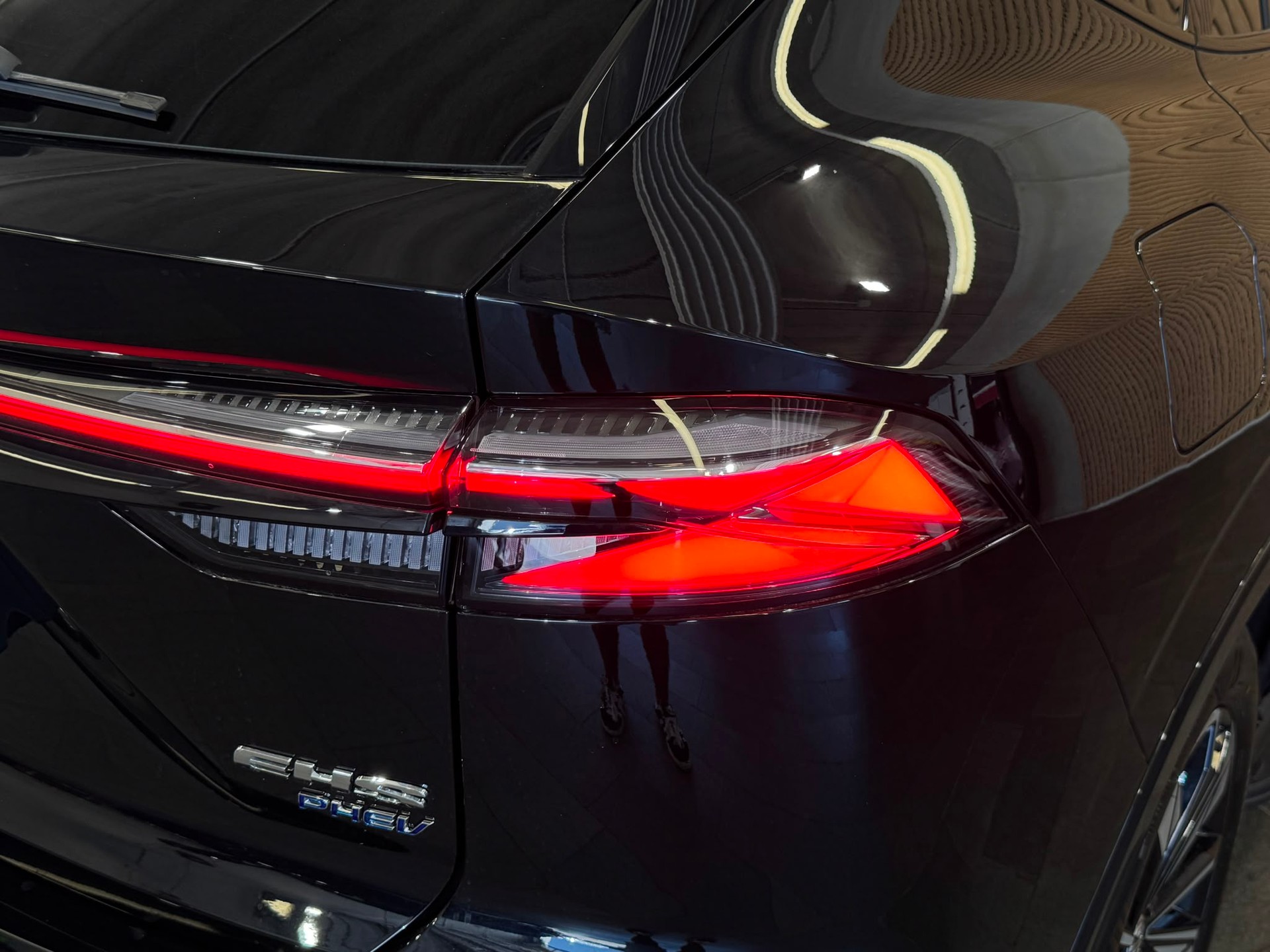 MG HS 1.5 T PHEV Luxury-image-13