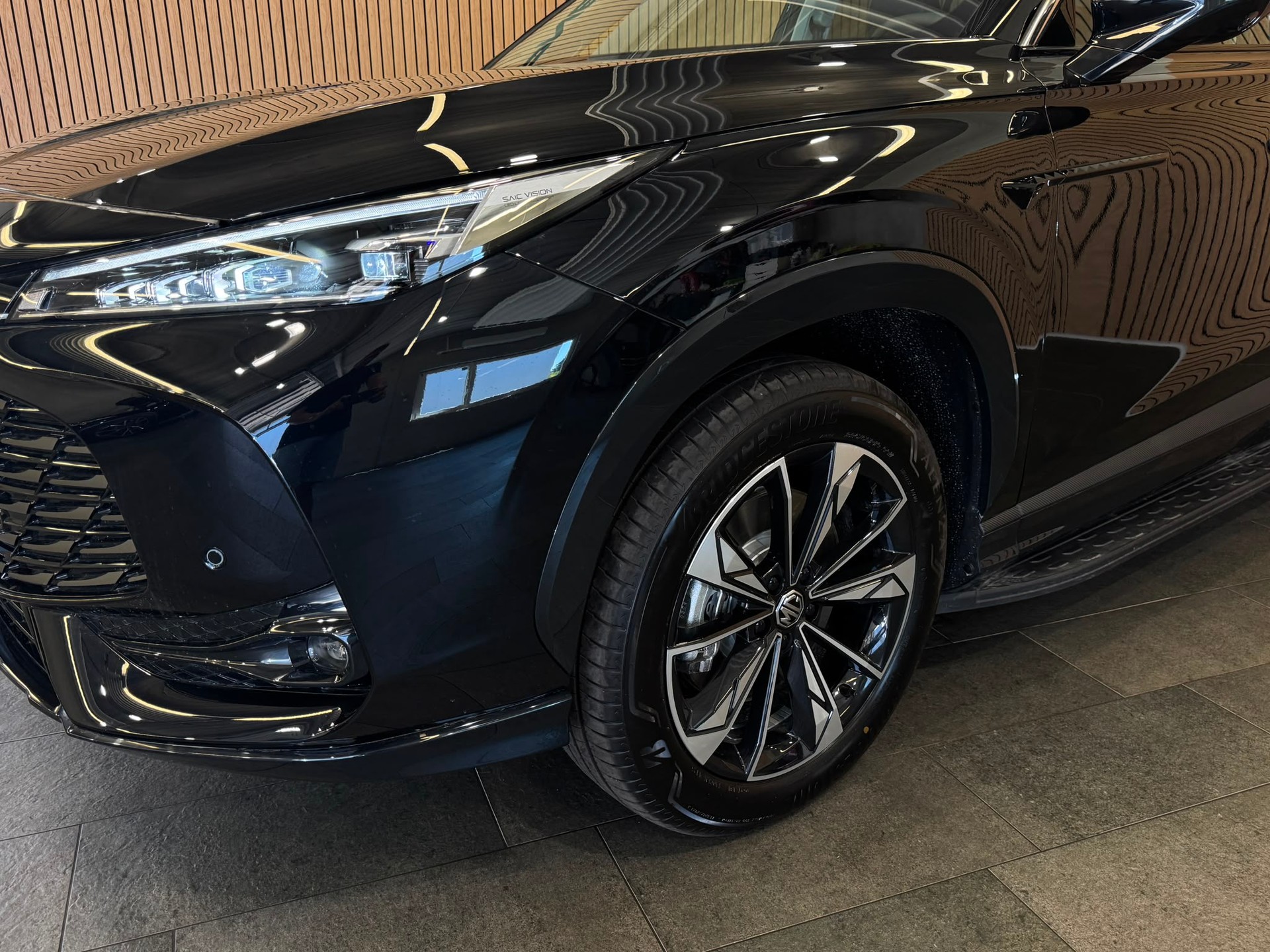 MG HS 1.5 T PHEV Luxury-image-5