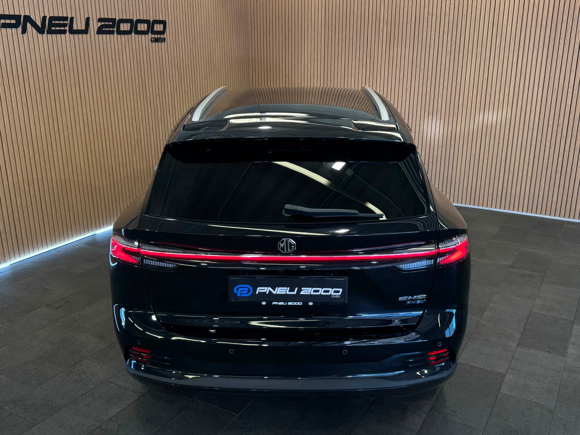 MG HS 1.5 T PHEV Luxury-image-11