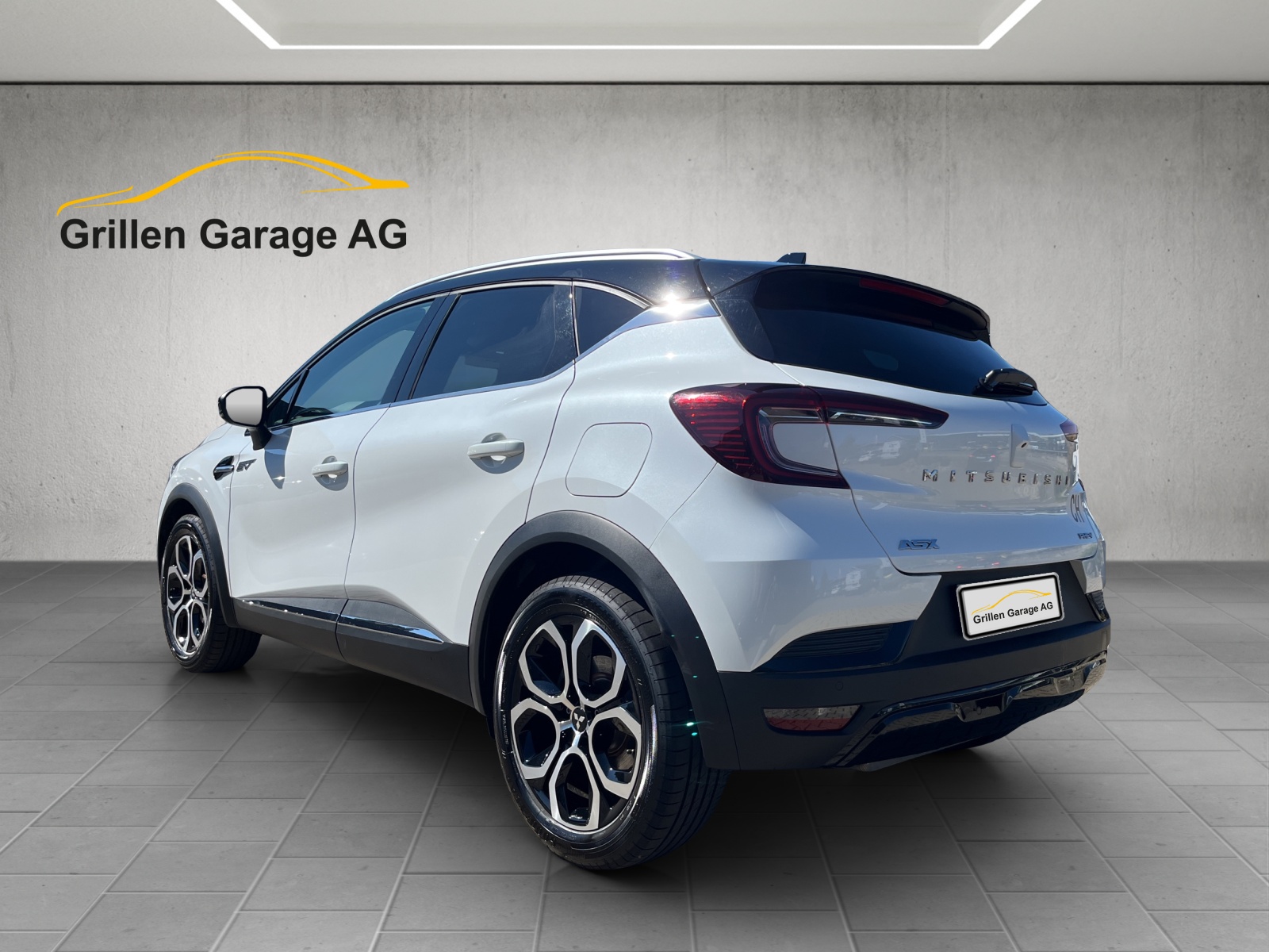 MITSUBISHI ASX 1.6 PHEV Intense-image-2