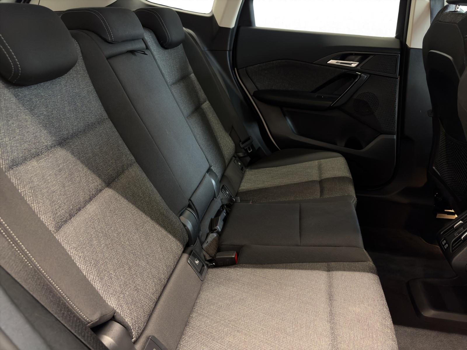 BMW X1 20d xDrive-image-14