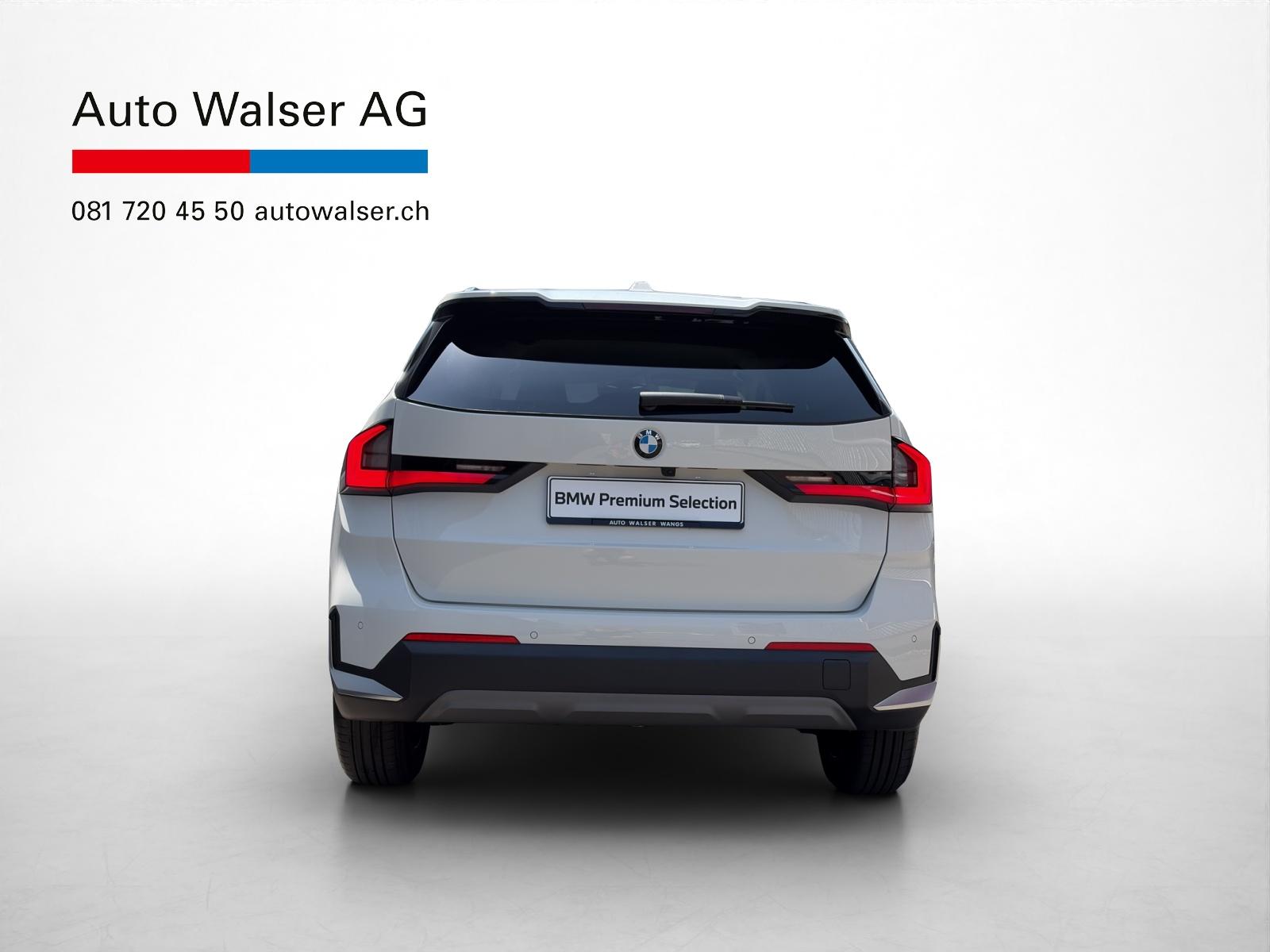 BMW X1 20d xDrive-showroom-element-3