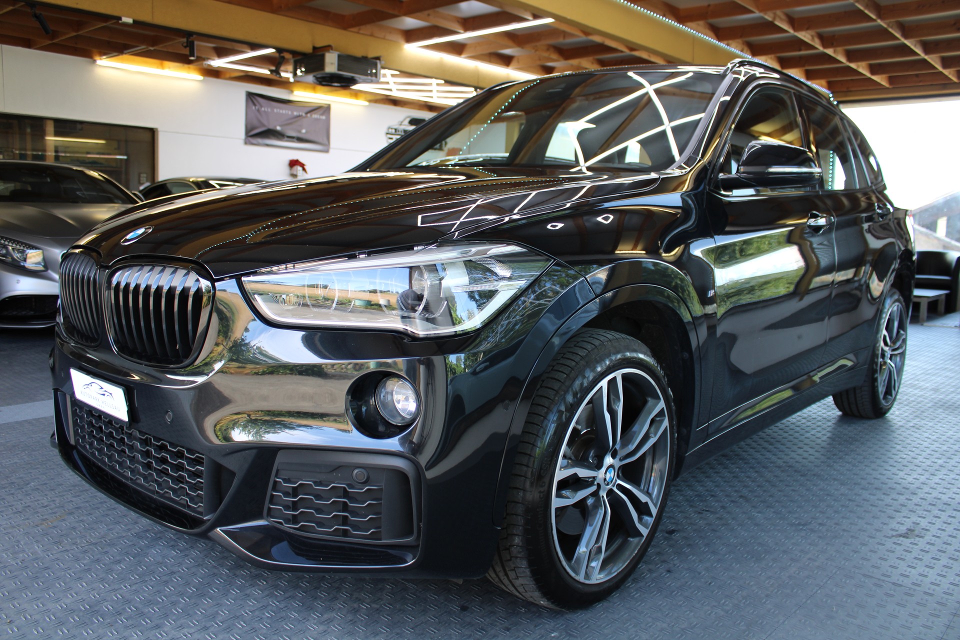 BMW X1 xDrive 25d M Sport Steptronic 24MT. Garantie & **CH**-image-1