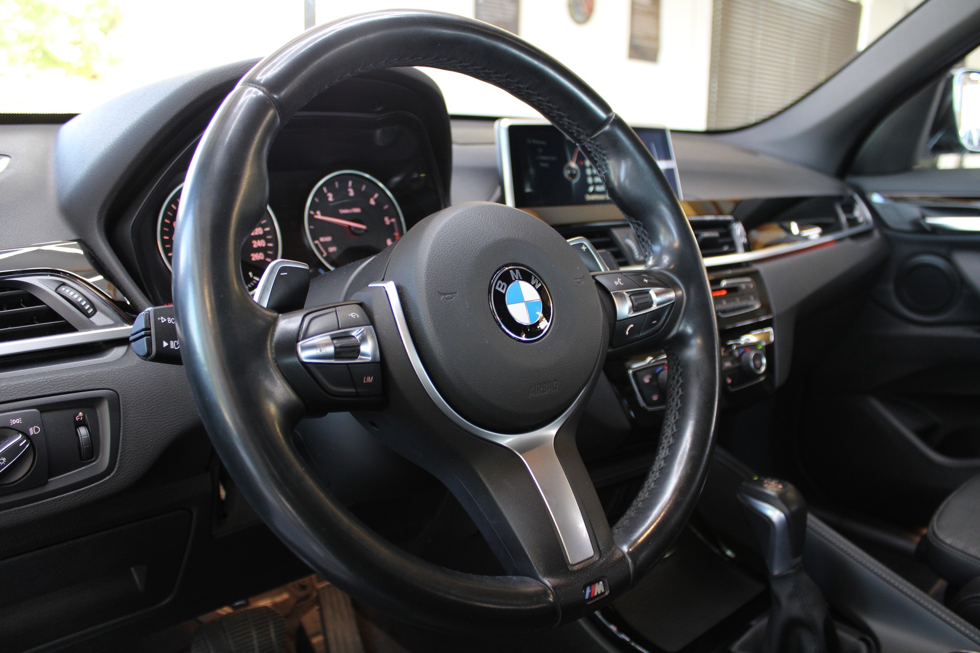 BMW X1 xDrive 25d M Sport Steptronic 24MT. Garantie & **CH**-image-10