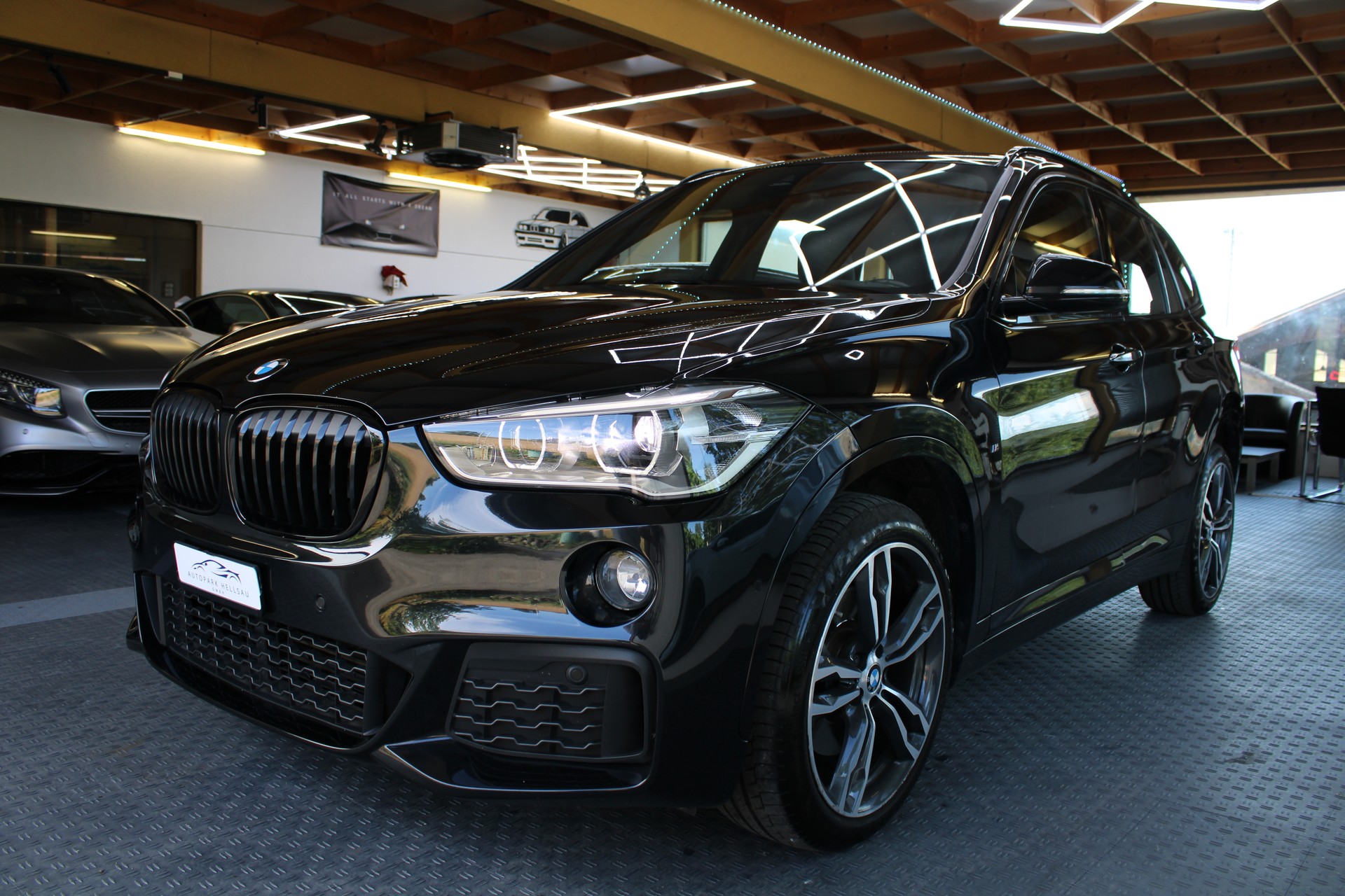 BMW X1 xDrive 25d M Sport Steptronic 24MT. Garantie & **CH**-image-0