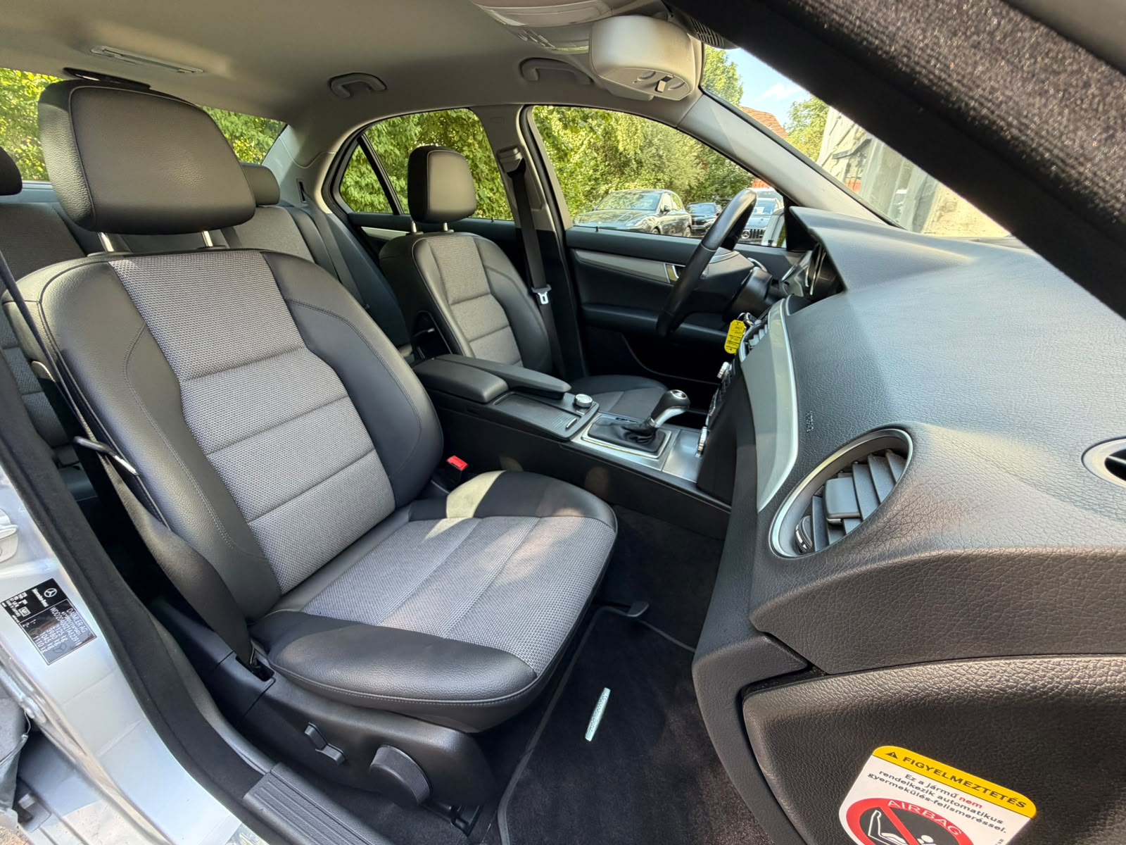 MERCEDES-BENZ C 220 CDI Avantgarde 7G-Tronic-image-14