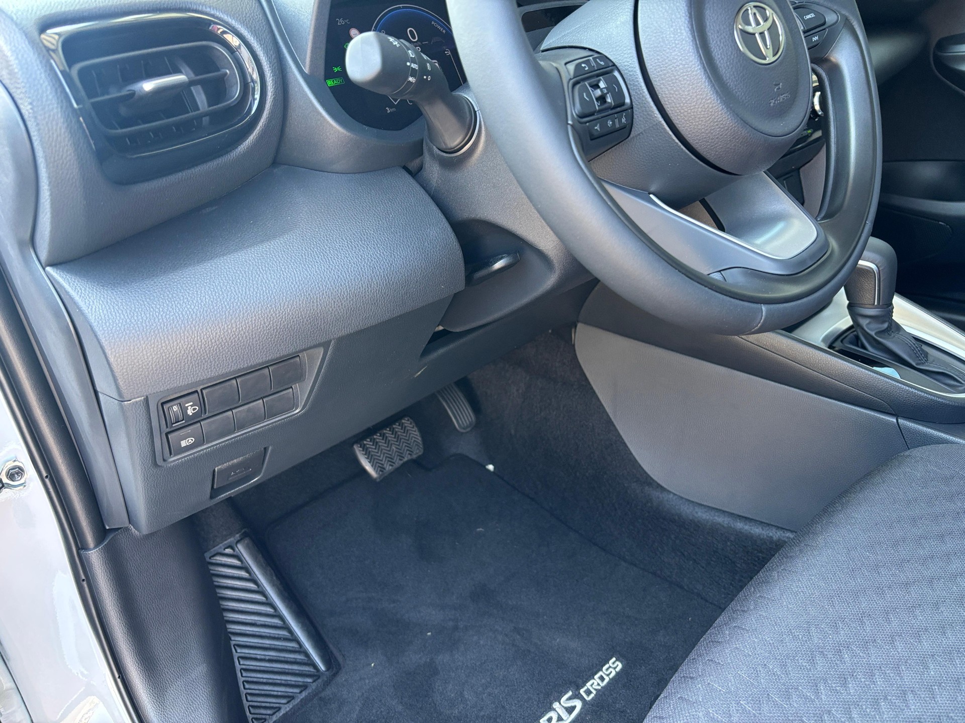 TOYOTA Yaris Cross 1.5 HSD Comfort AWD-i-image-9