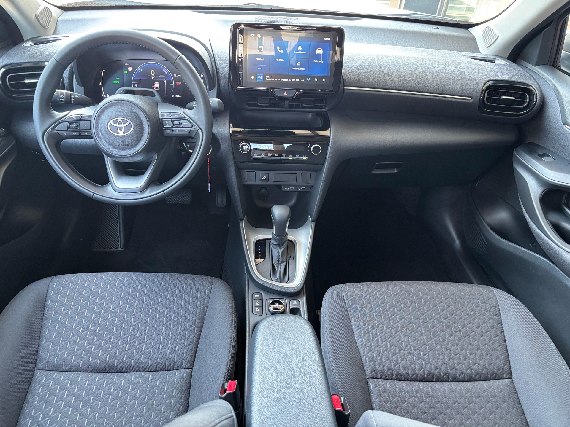 TOYOTA Yaris Cross 1.5 HSD Comfort AWD-i-image-13