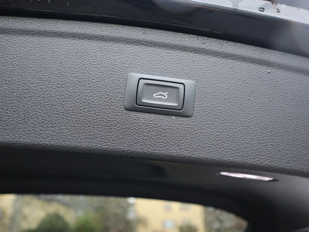 AUDI Q5 2.0 TDI design quattro S-tronic ** Voll-Leder Ausstattung Milano ** RF-Kamera ** Front Kamera *-image-6
