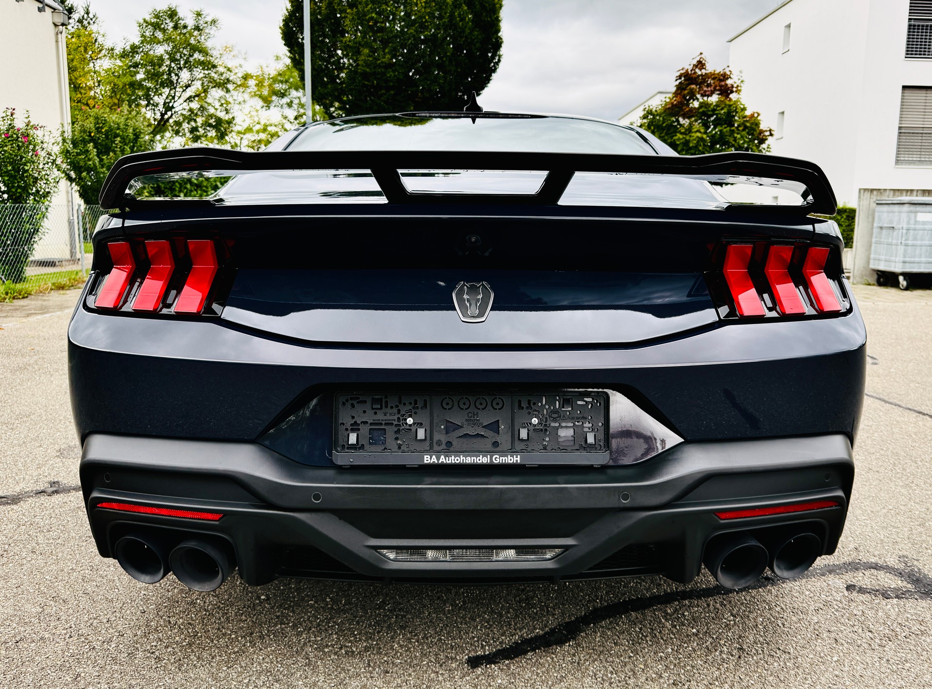 FORD MUSTANG FASTBACK 5.0 V8 DARK HORSE*4 JAHRE/100000 KILOMETER HERSTELLERGARANTIE*-image-5