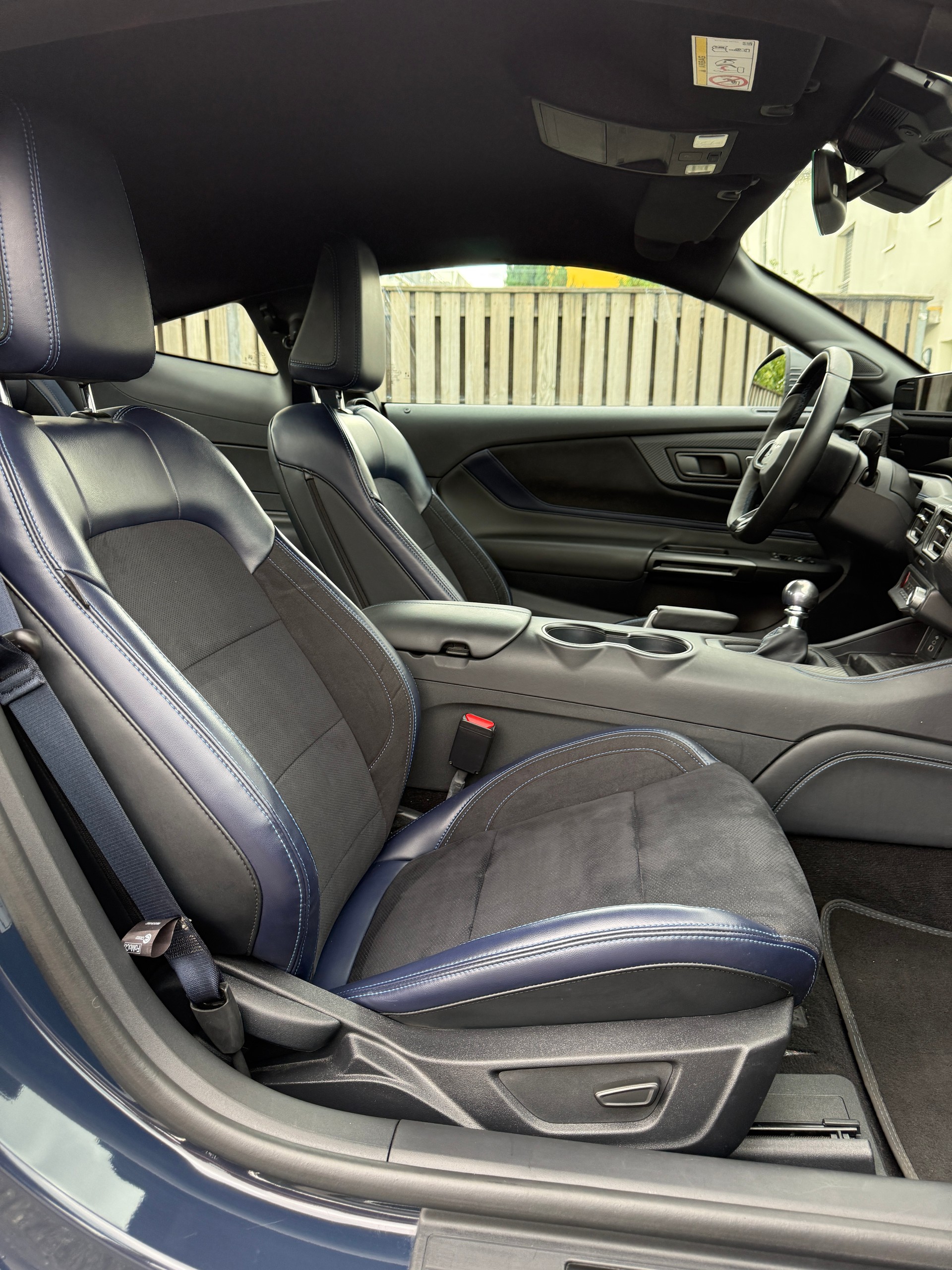 FORD MUSTANG FASTBACK 5.0 V8 DARK HORSE*4 JAHRE/100000 KILOMETER HERSTELLERGARANTIE*-image-14