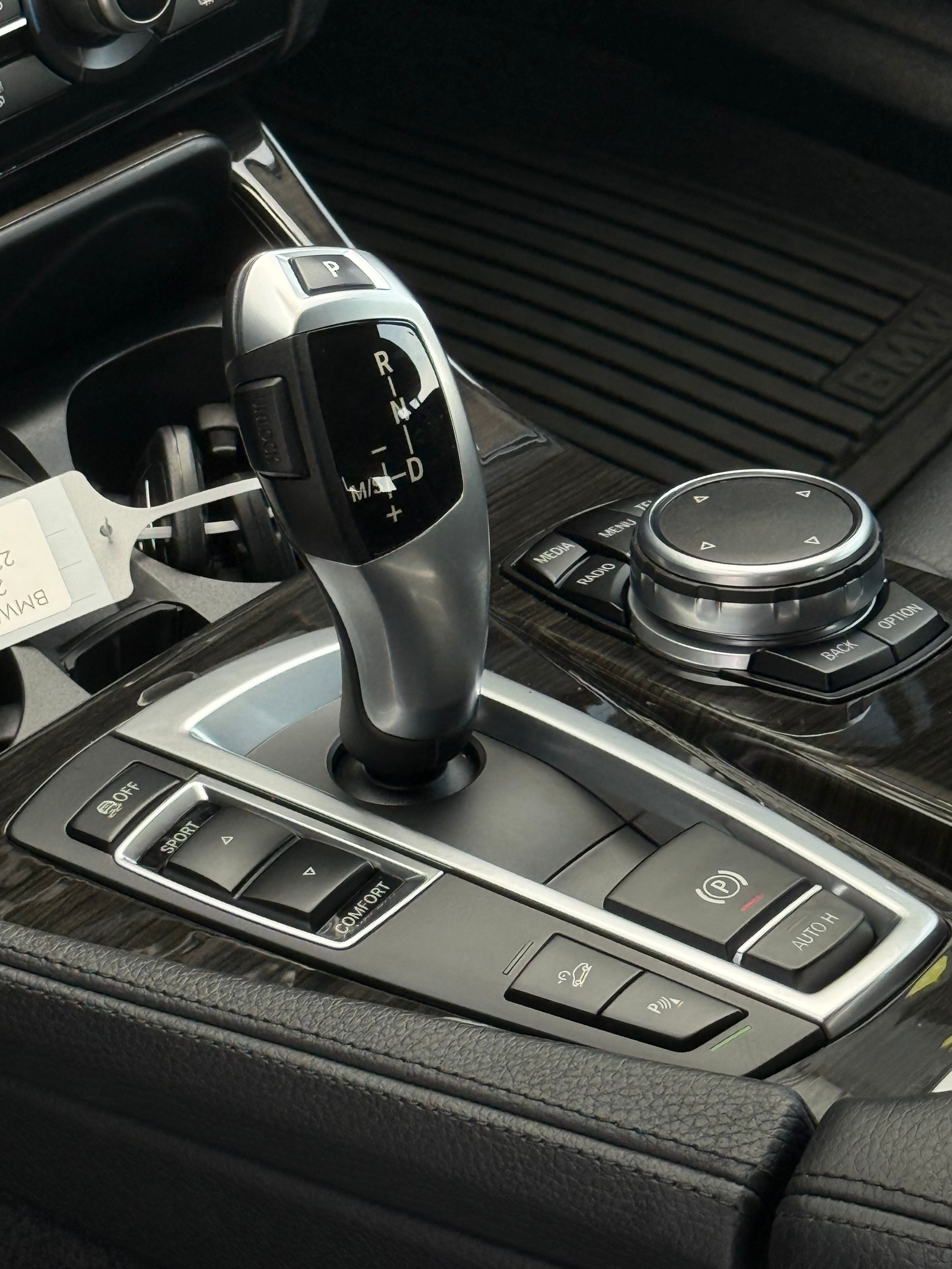 BMW 535i Touring xDrive Luxury Line Steptronic-image-5
