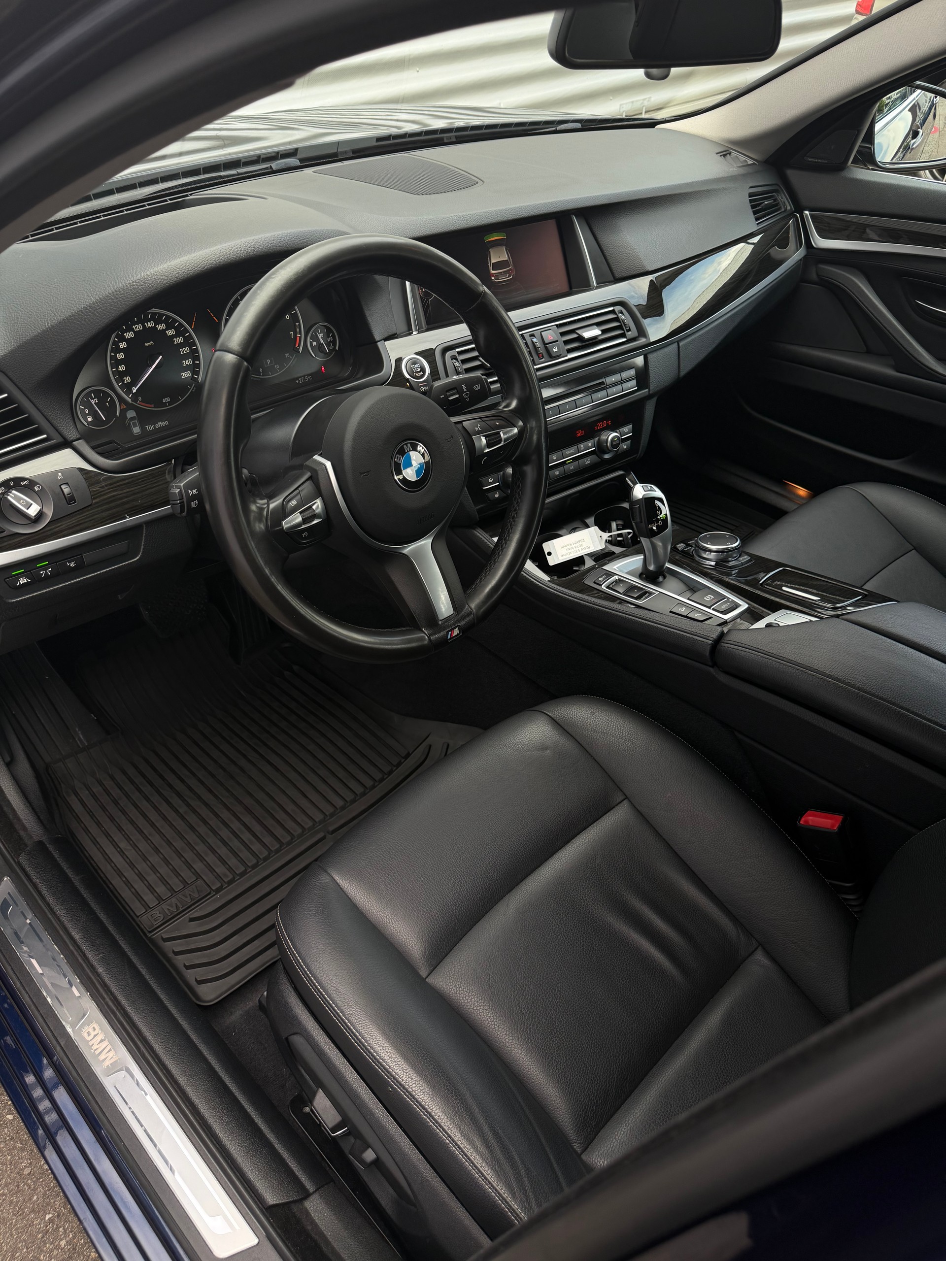 BMW 535i Touring xDrive Luxury Line Steptronic-image-4
