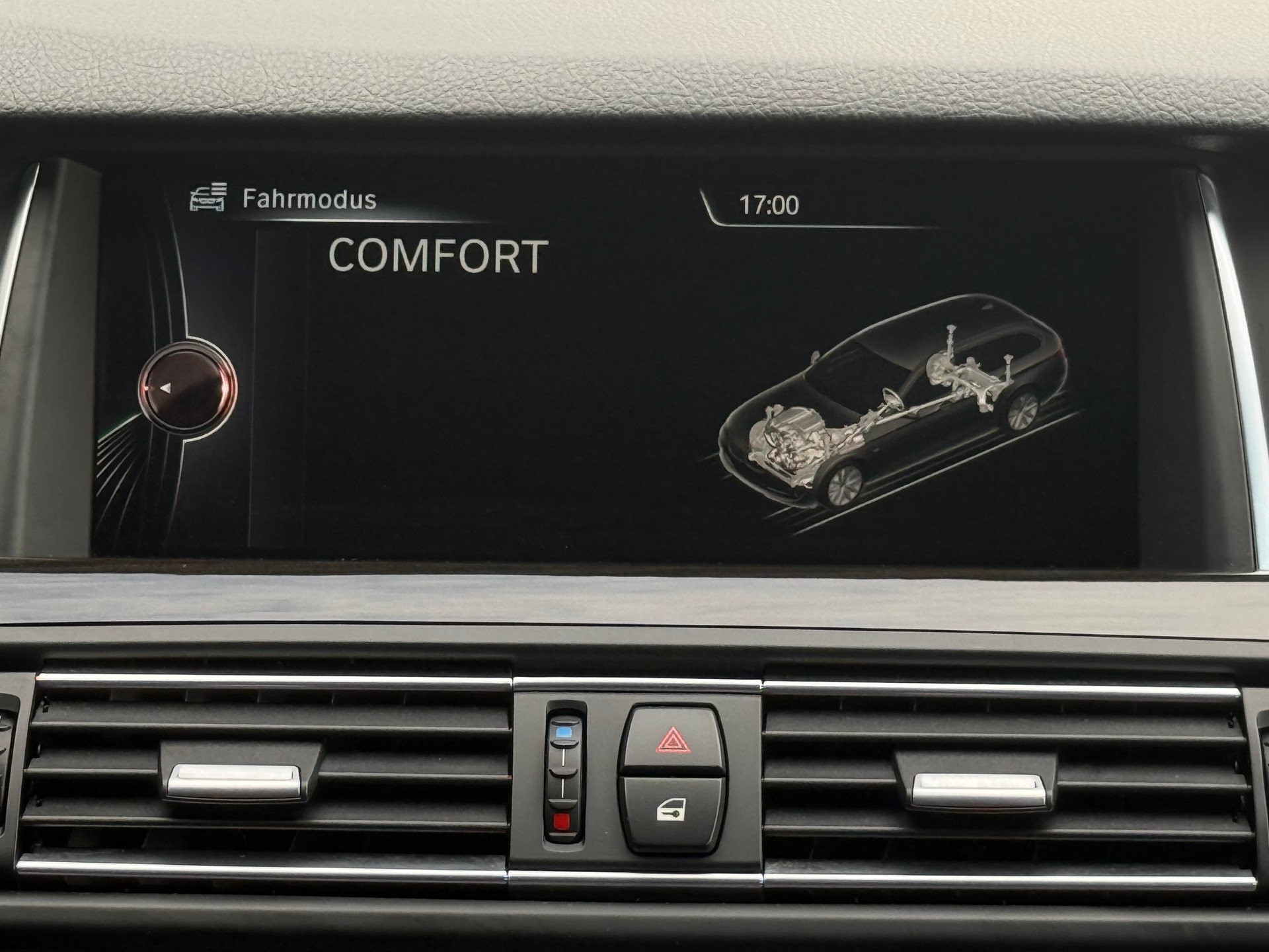 BMW 535i Touring xDrive Luxury Line Steptronic-image-12