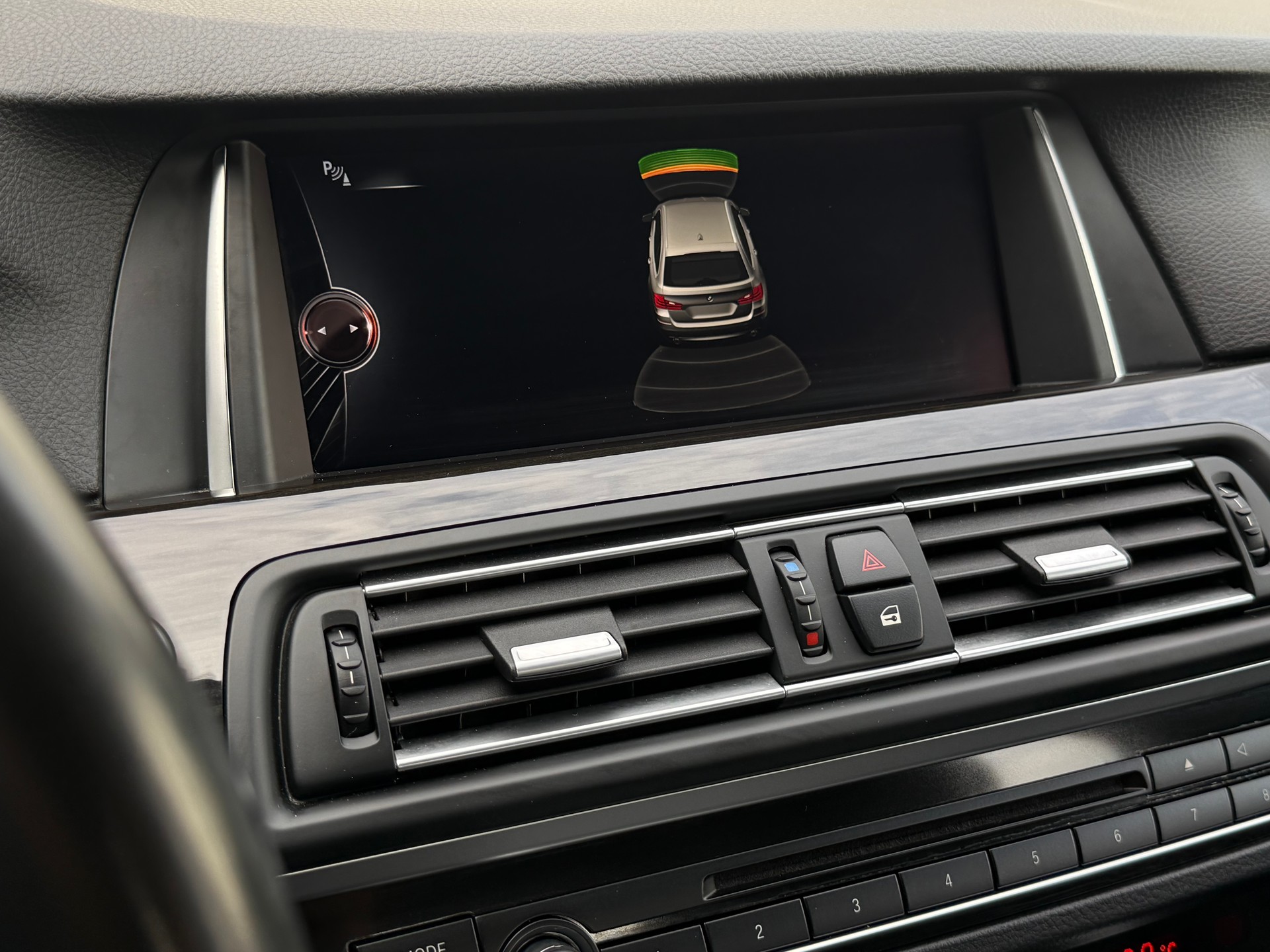 BMW 535i Touring xDrive Luxury Line Steptronic-image-11