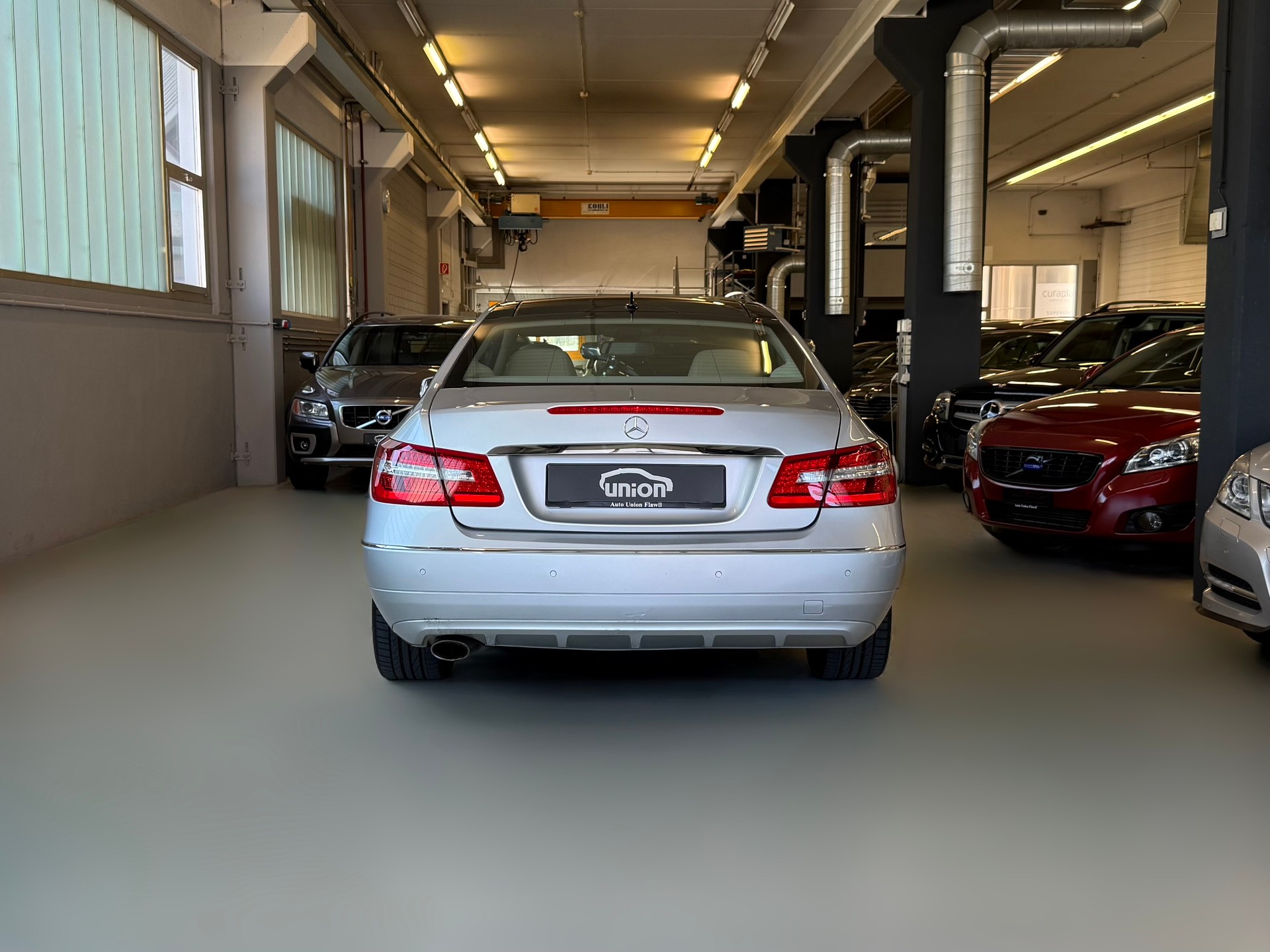MERCEDES-BENZ E 200 CGI BlueEfficiency Automatic-image-7