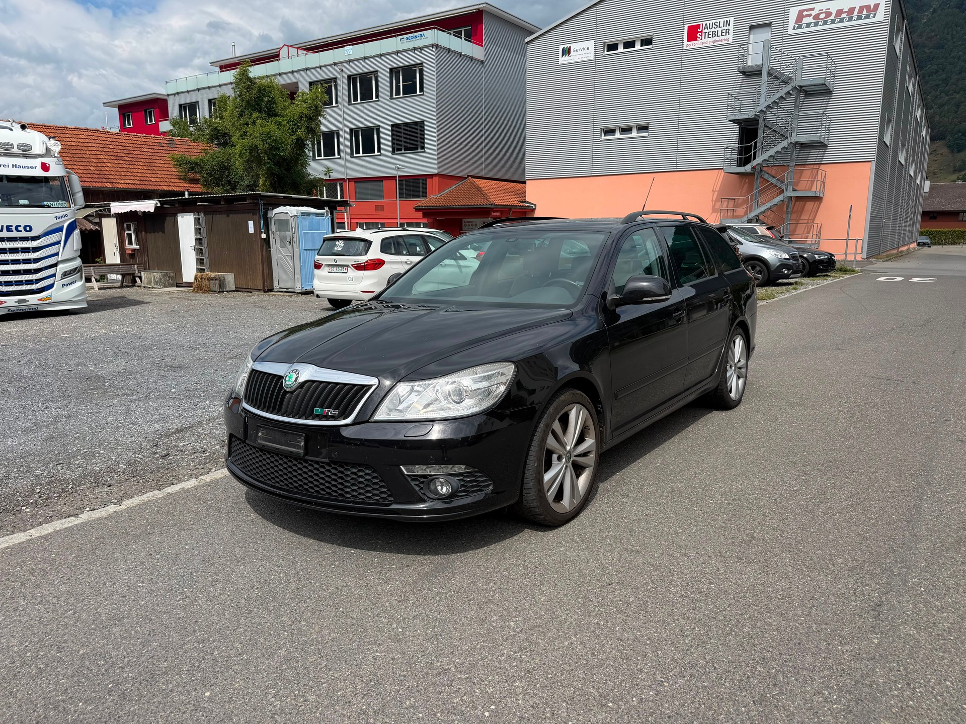 SKODA Octavia Combi 2.0 TSI RS-image-1