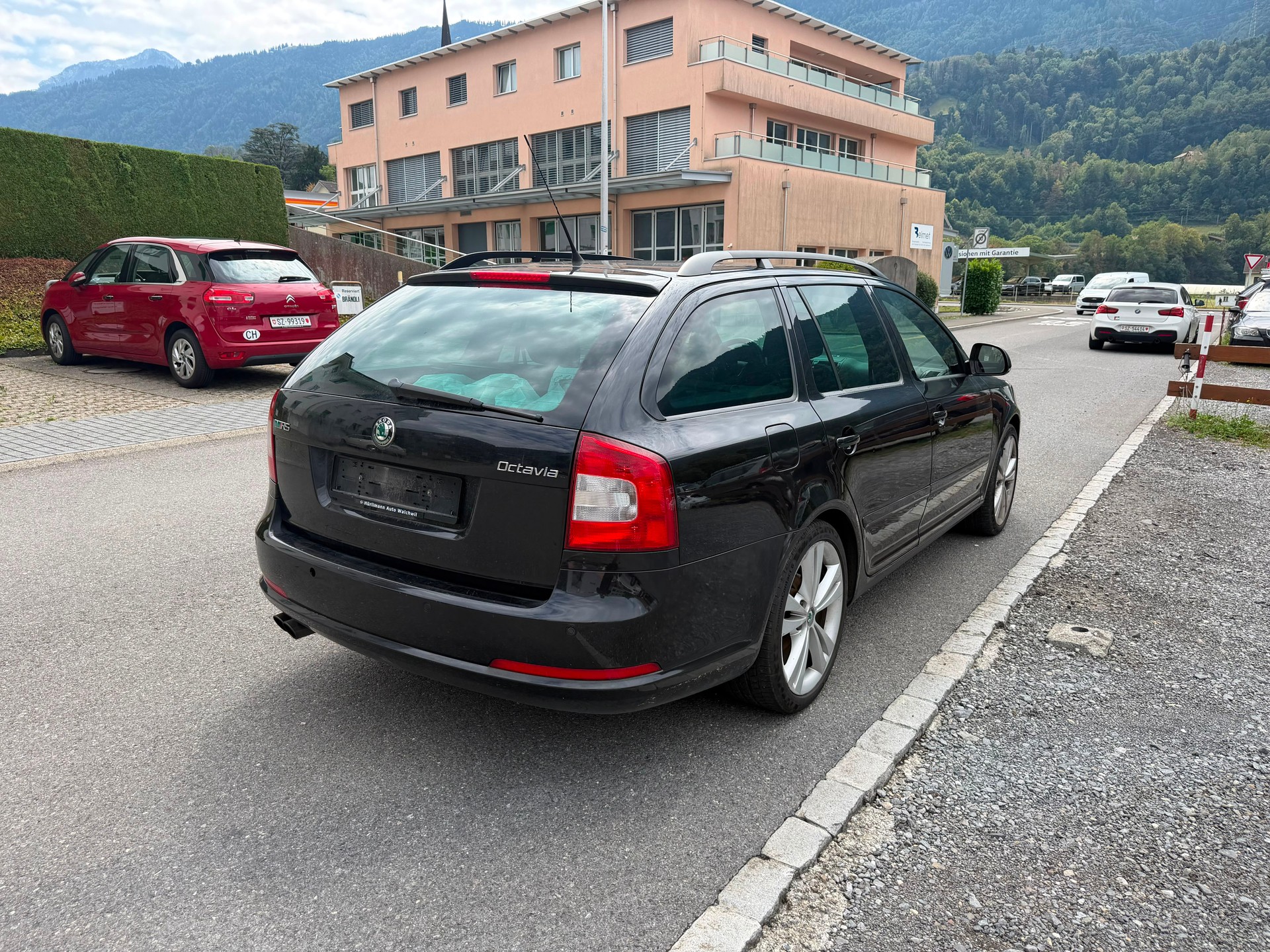 SKODA Octavia Combi 2.0 TSI RS-image-2