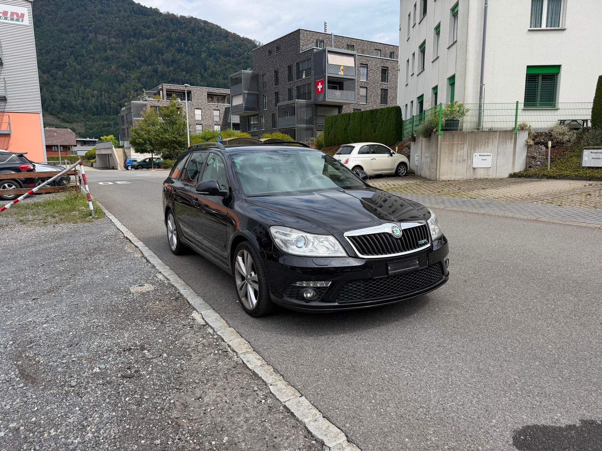 SKODA Octavia Combi 2.0 TSI RS-image-0