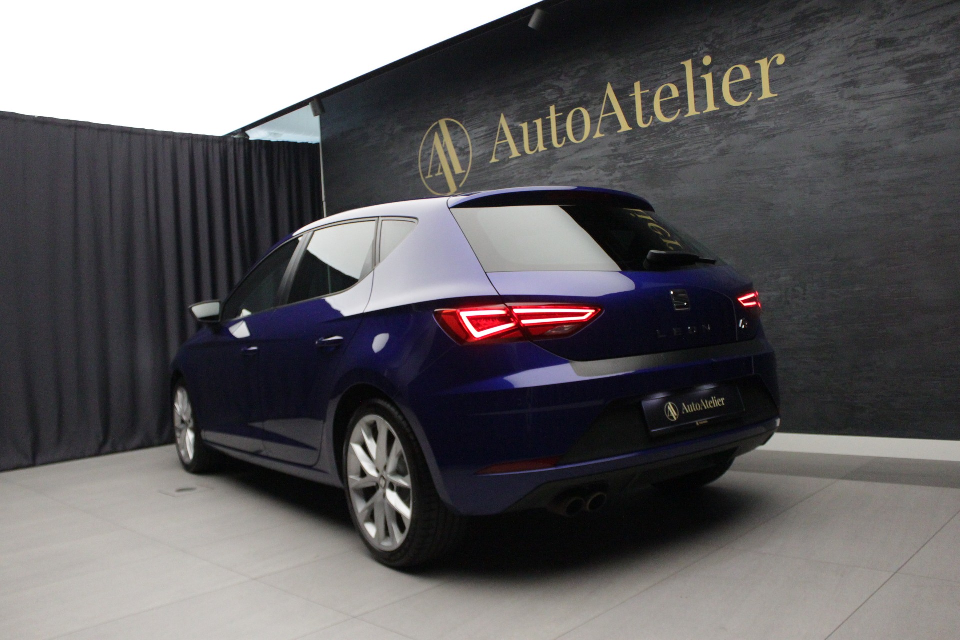 SEAT Leon 1.8 TSI FR DSG-image-11