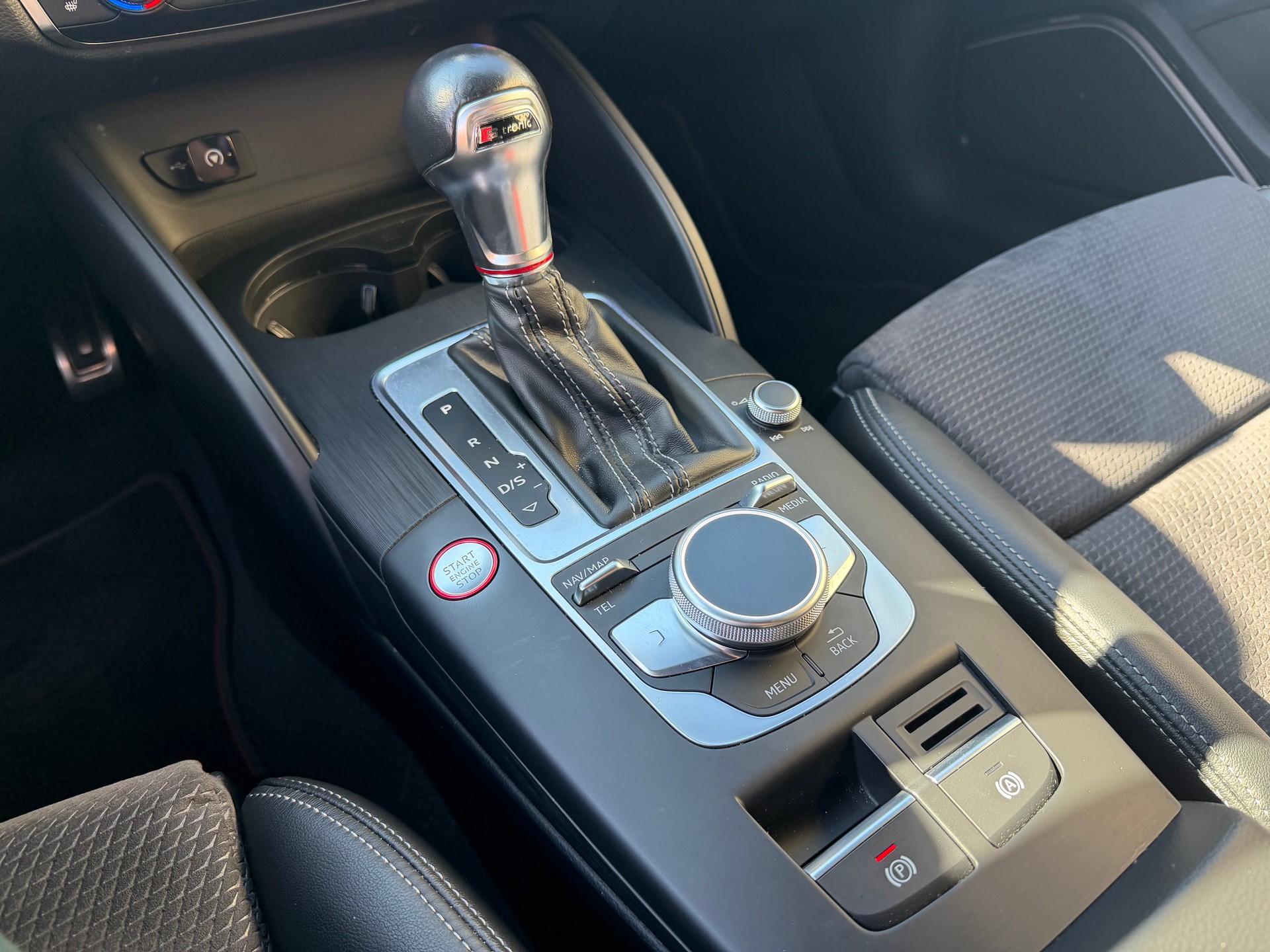 AUDI S3 Sportback 2.0 TFSI quattro S-tronic-image-20