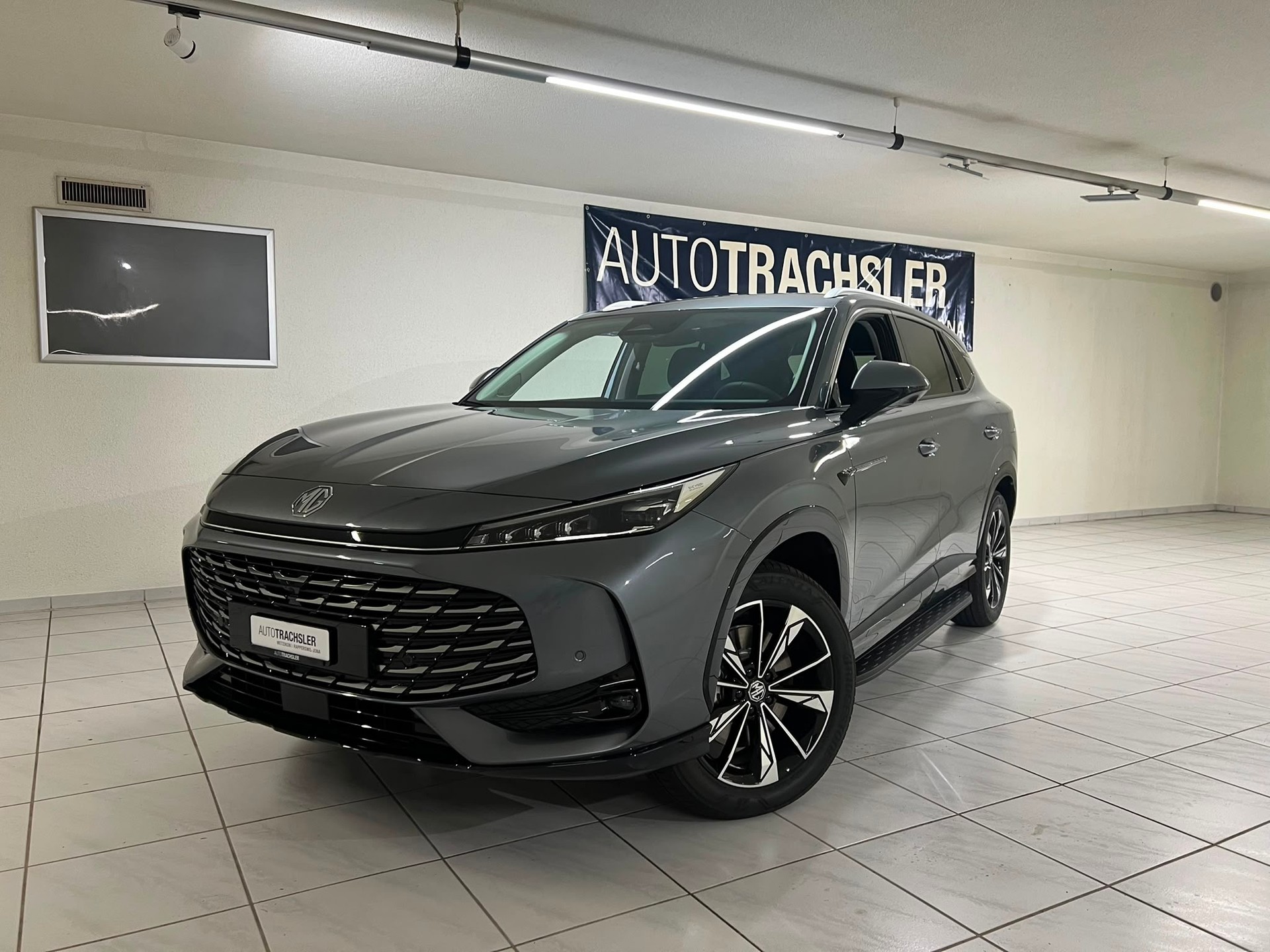 MG HS 1.5 T PHEV Luxury-image-0
